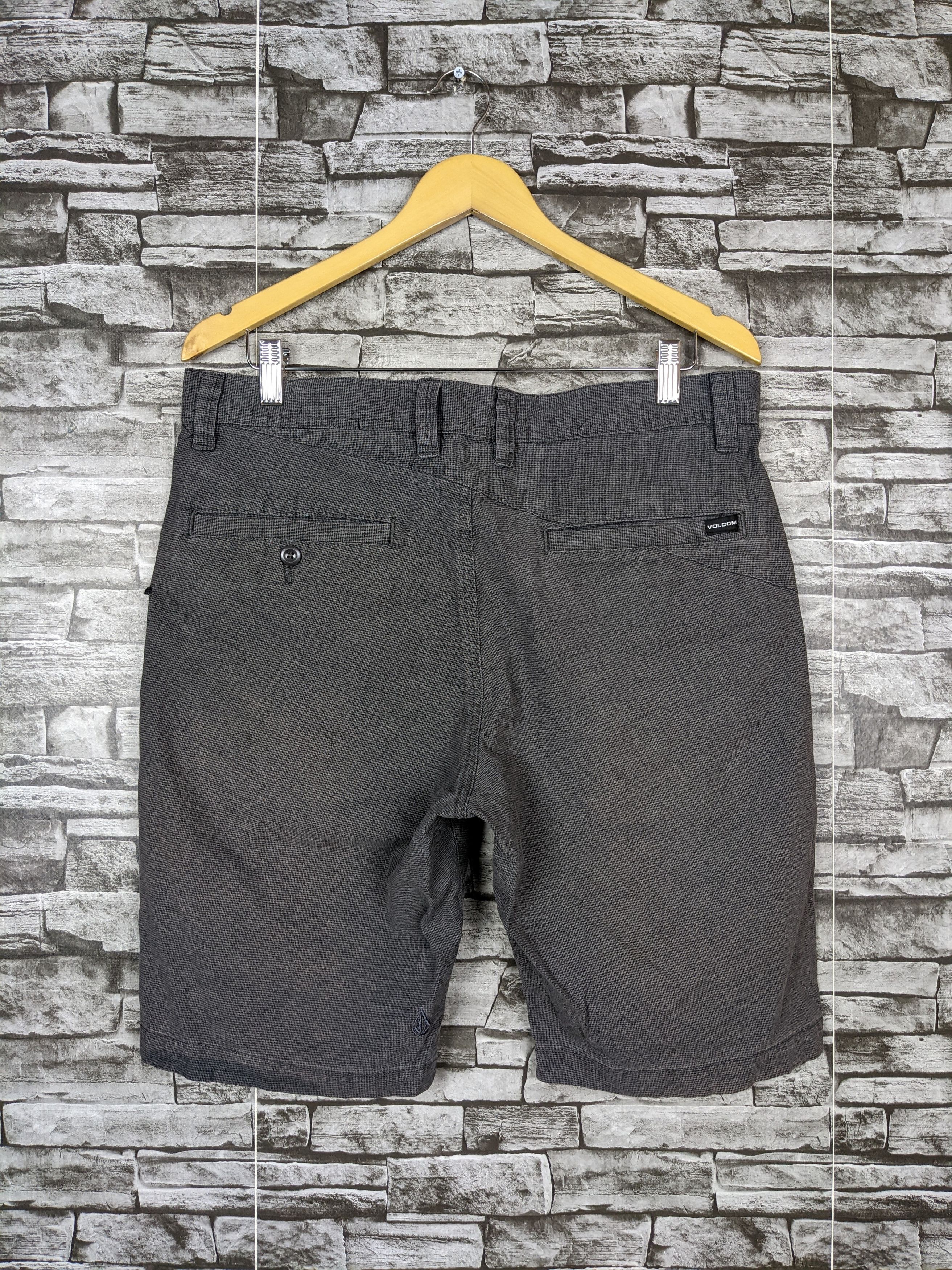 Volcom Vintage Volcom Shorts Pants Bottom Trousers Fit Size US 35 - 6 Thumbnail