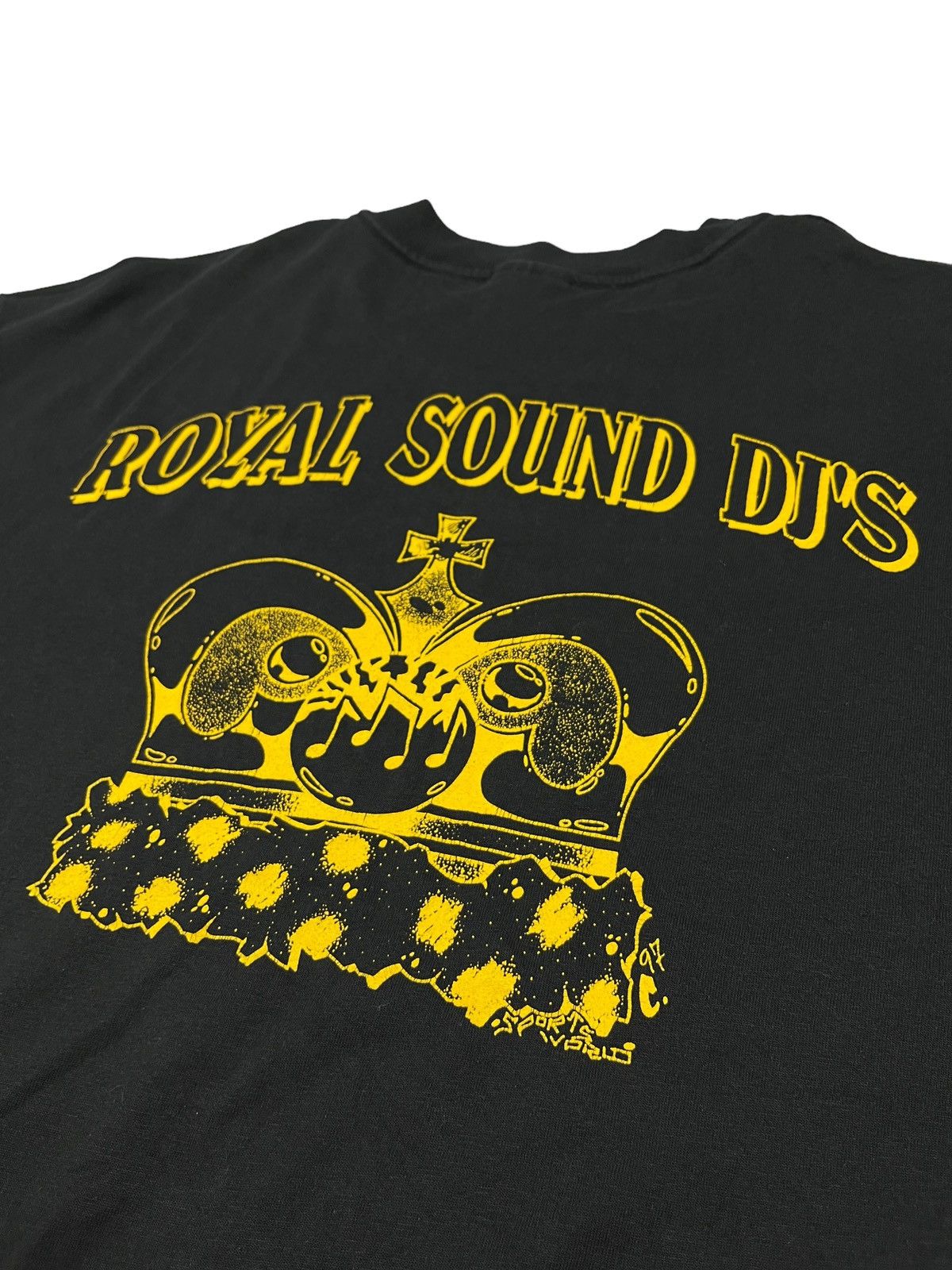 Vintage Vintage 1997 Royal Sound DJ T-shirt Techno Gabber Rave Size US XL / EU 56 / 4 - 6 Thumbnail