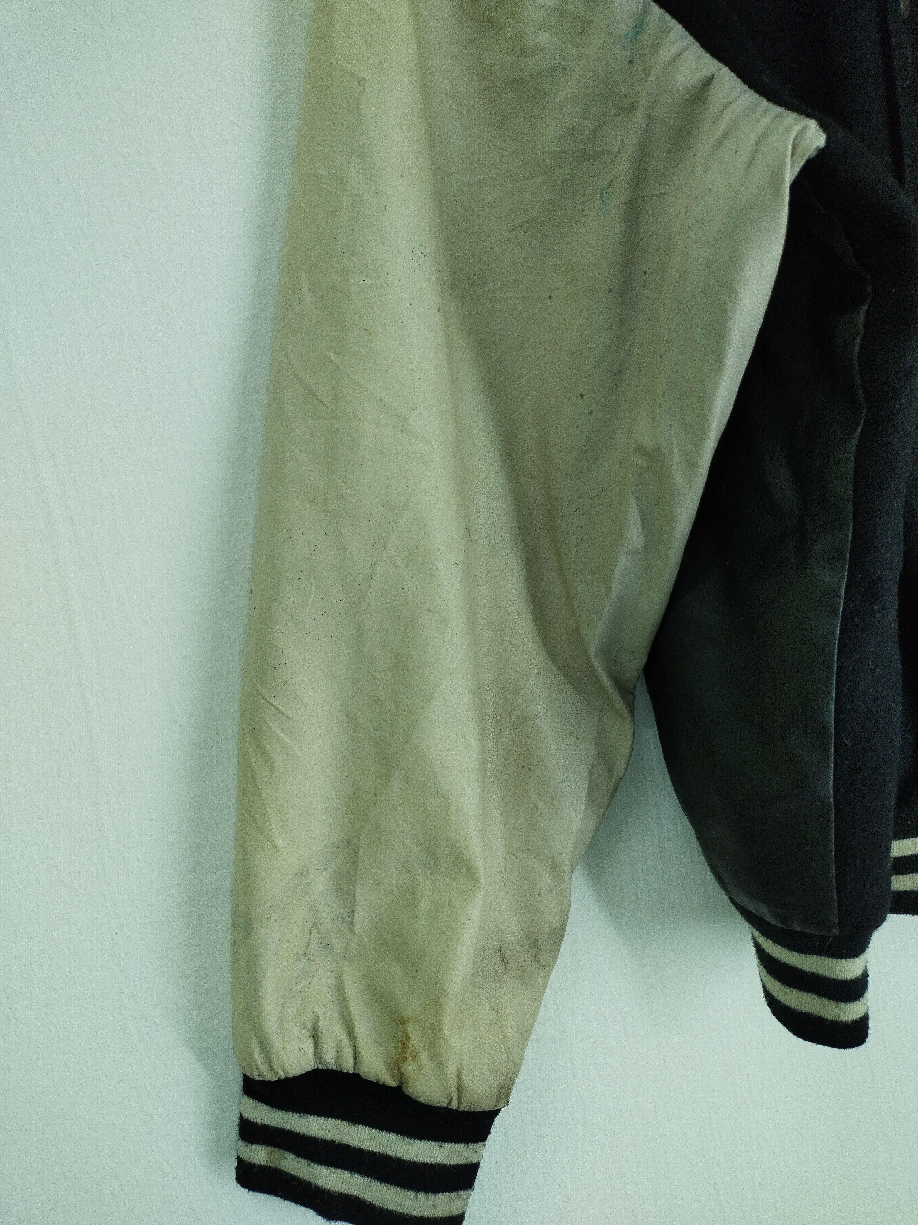 Steve And Barrys VINTAGE STEVE AND BARRYS RIKERS ISLAND RAVEN BOMBER JACKET Size US M / EU 48-50 / 2 - 4 Thumbnail