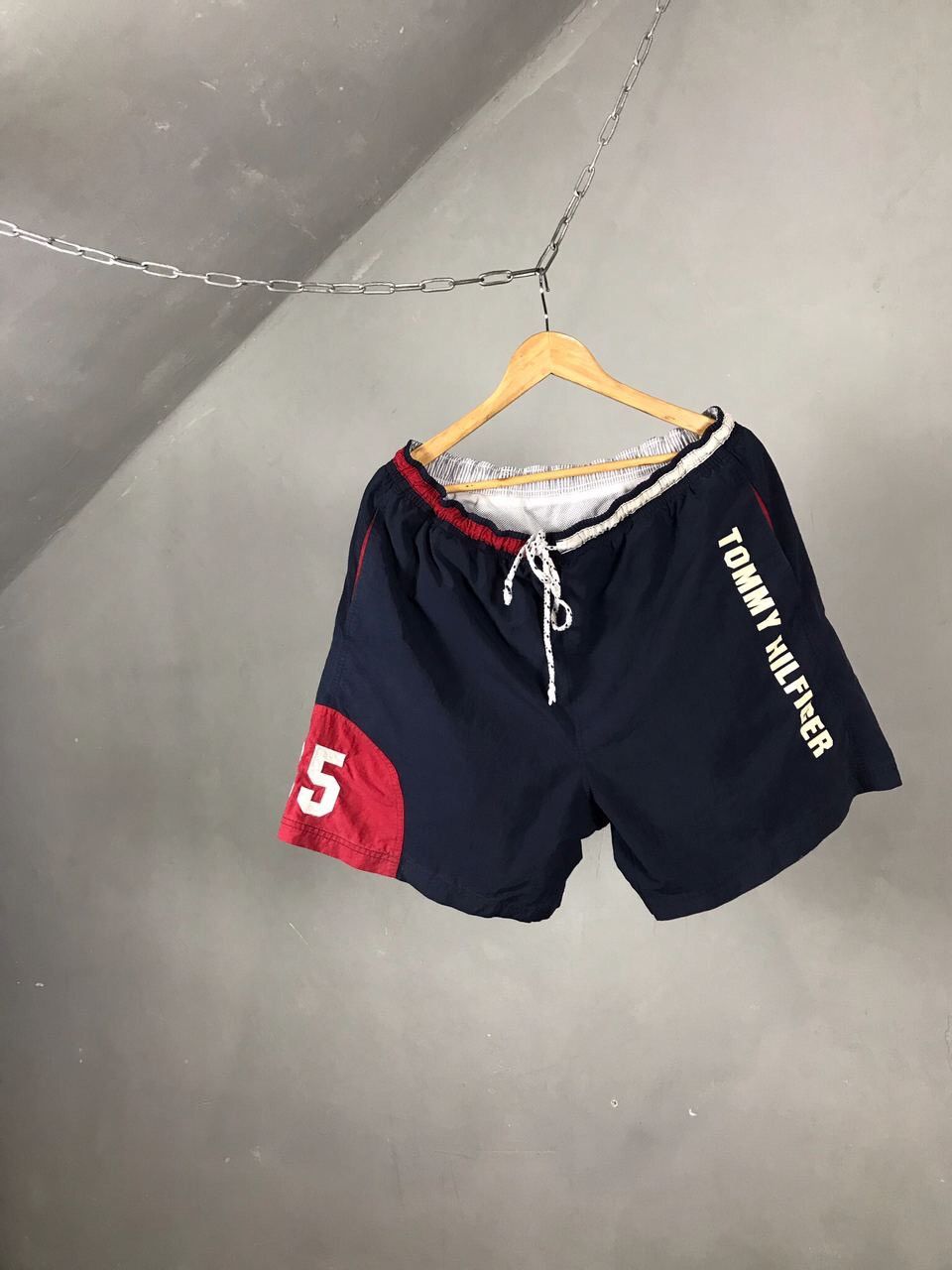 Tommy Hilfiger × Vintage Tommy Hilfiger Short Size US 34 / EU 50 - 1 Thumbnail