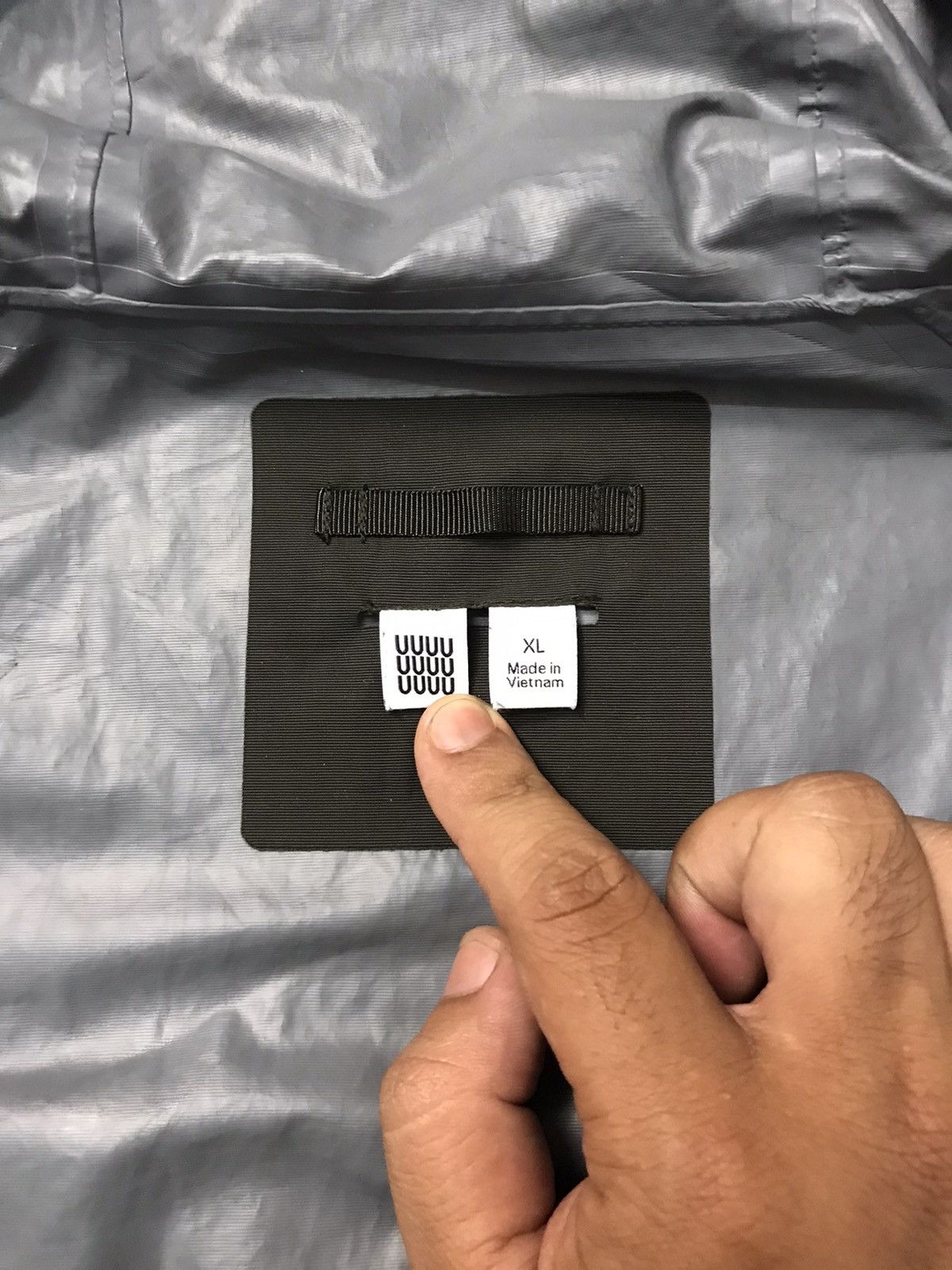 Jun Takahashi × Undercover × Uniqlo Uuu Undercover x uniqlo Waterproof Rain Jacket Size US XL / EU 56 / 4 - 8 Thumbnail