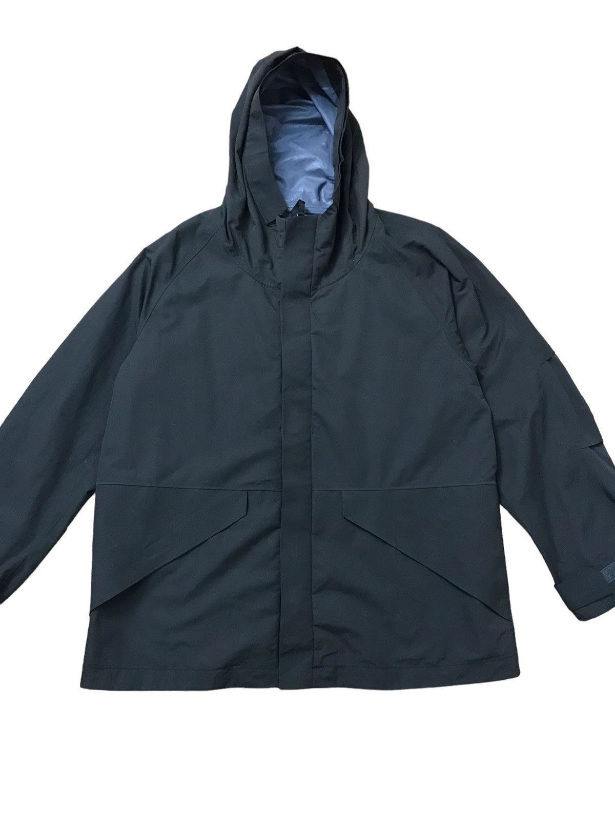 Jun Takahashi × Undercover × Uniqlo Uuu Undercover x uniqlo Waterproof Rain Jacket Size US XL / EU 56 / 4 - 2 Thumbnail