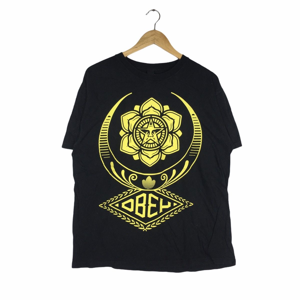 Vtg OBEY PROPAGANDA SKATEBOARD Bones Pop Art Tee Shirt USA