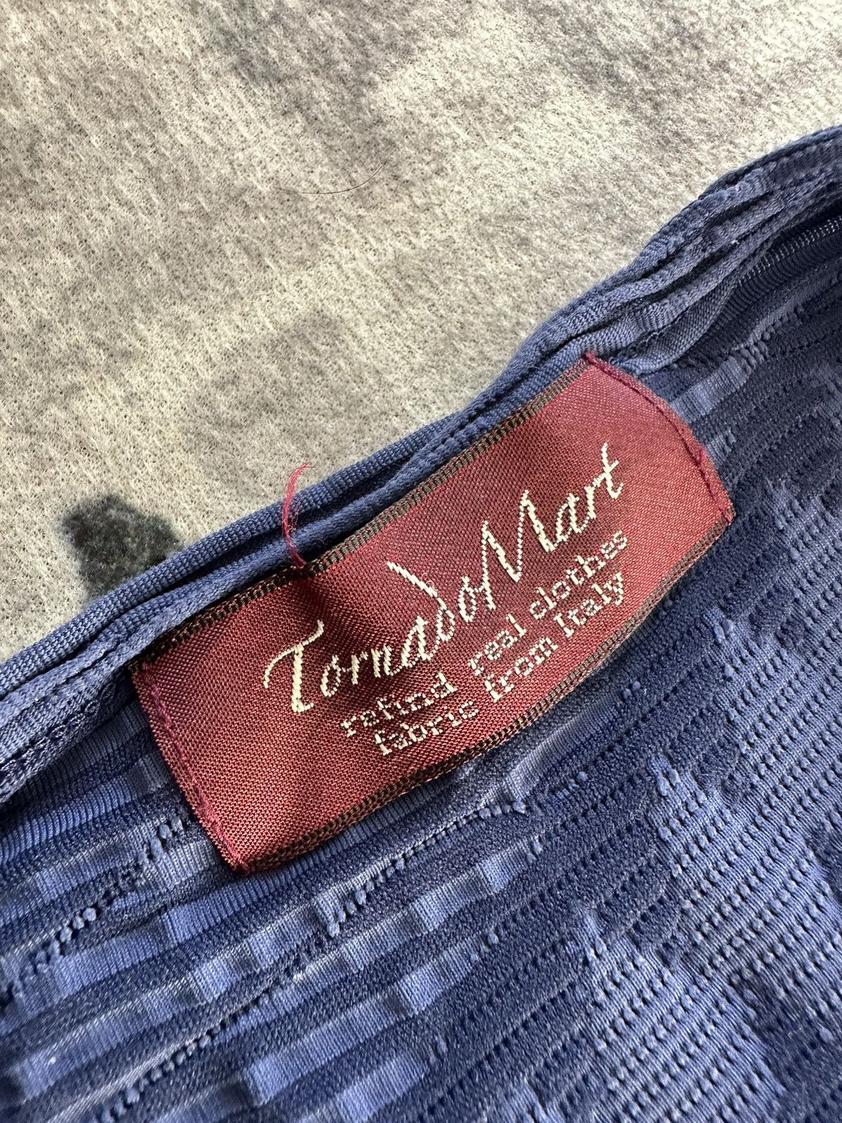 Tornado Mart 2000's Tornado Mart Japan pleated v neck tee Size US M / EU 48-50 / 2 - 6 Thumbnail