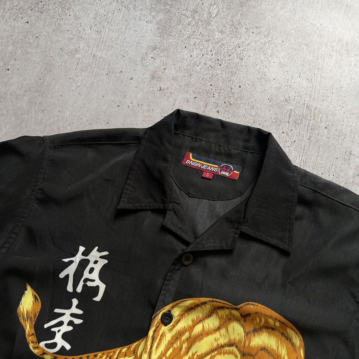 Vintage Dnon jeans vintage Hawaii shirt 90s rare tiger big logo art Size US S / EU 44-46 / 1 - 4 Thumbnail