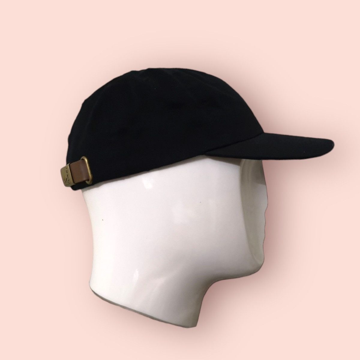 Kangol VINTAGE KANGOL WASHED BLACK LEATHER STRAPBACK BASEBALL CAP Size ONE SIZE - 7 Thumbnail