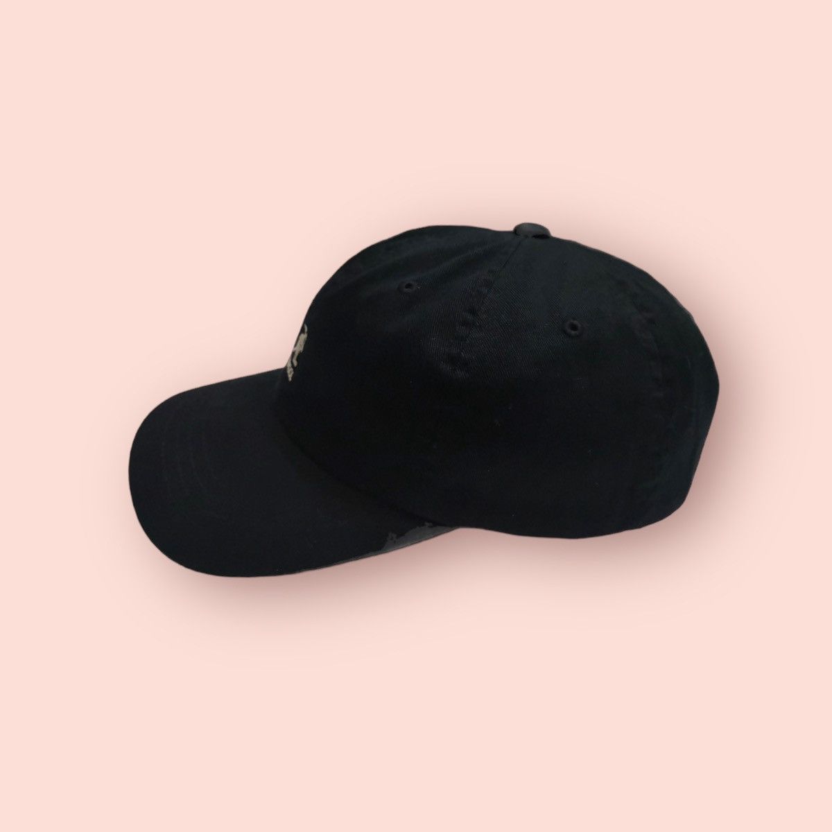 Kangol VINTAGE KANGOL WASHED BLACK LEATHER STRAPBACK BASEBALL CAP Size ONE SIZE - 9 Thumbnail