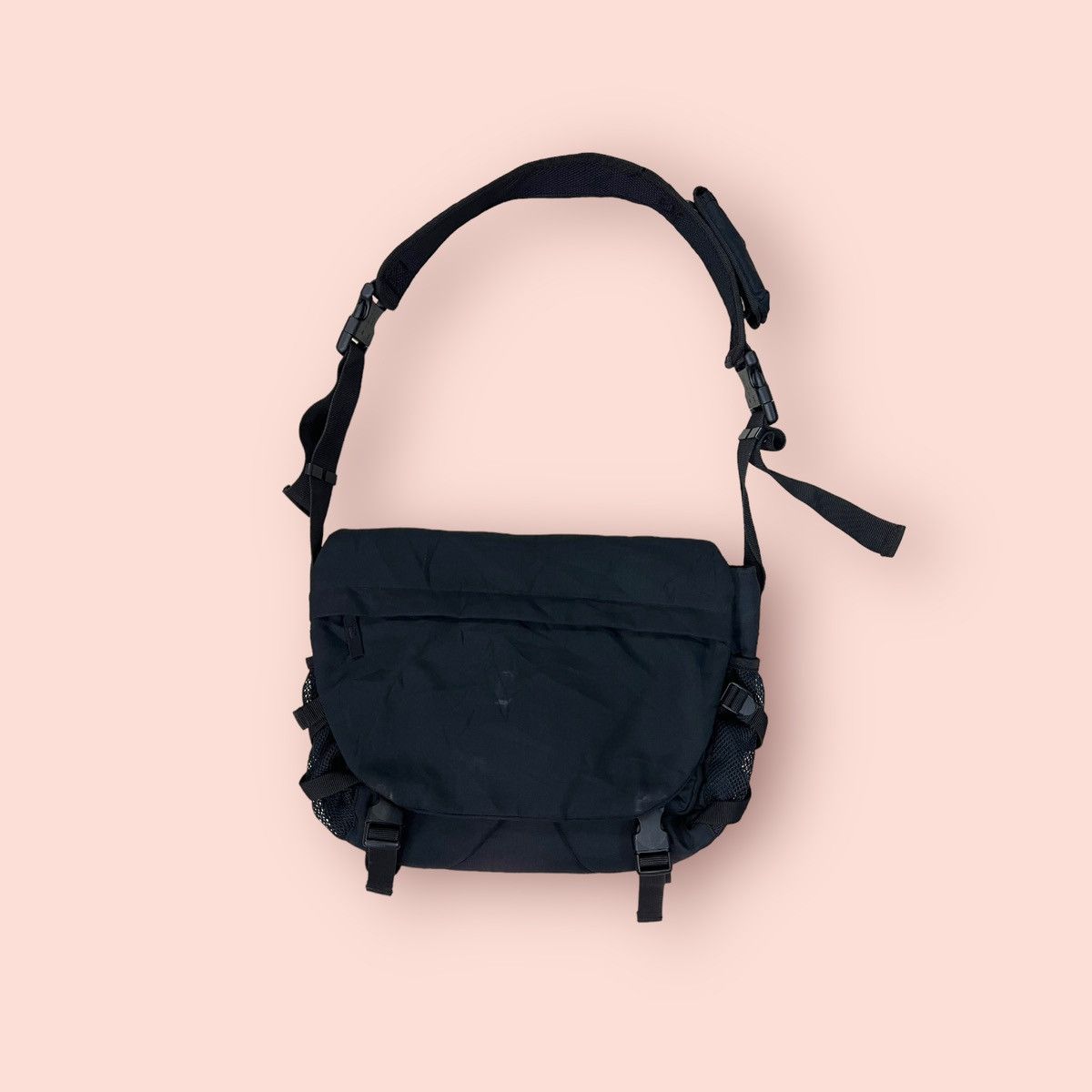 Vintage Y2K Uniqlo Jun Takahashi Crossbody Messenger Bag in Black, Men's