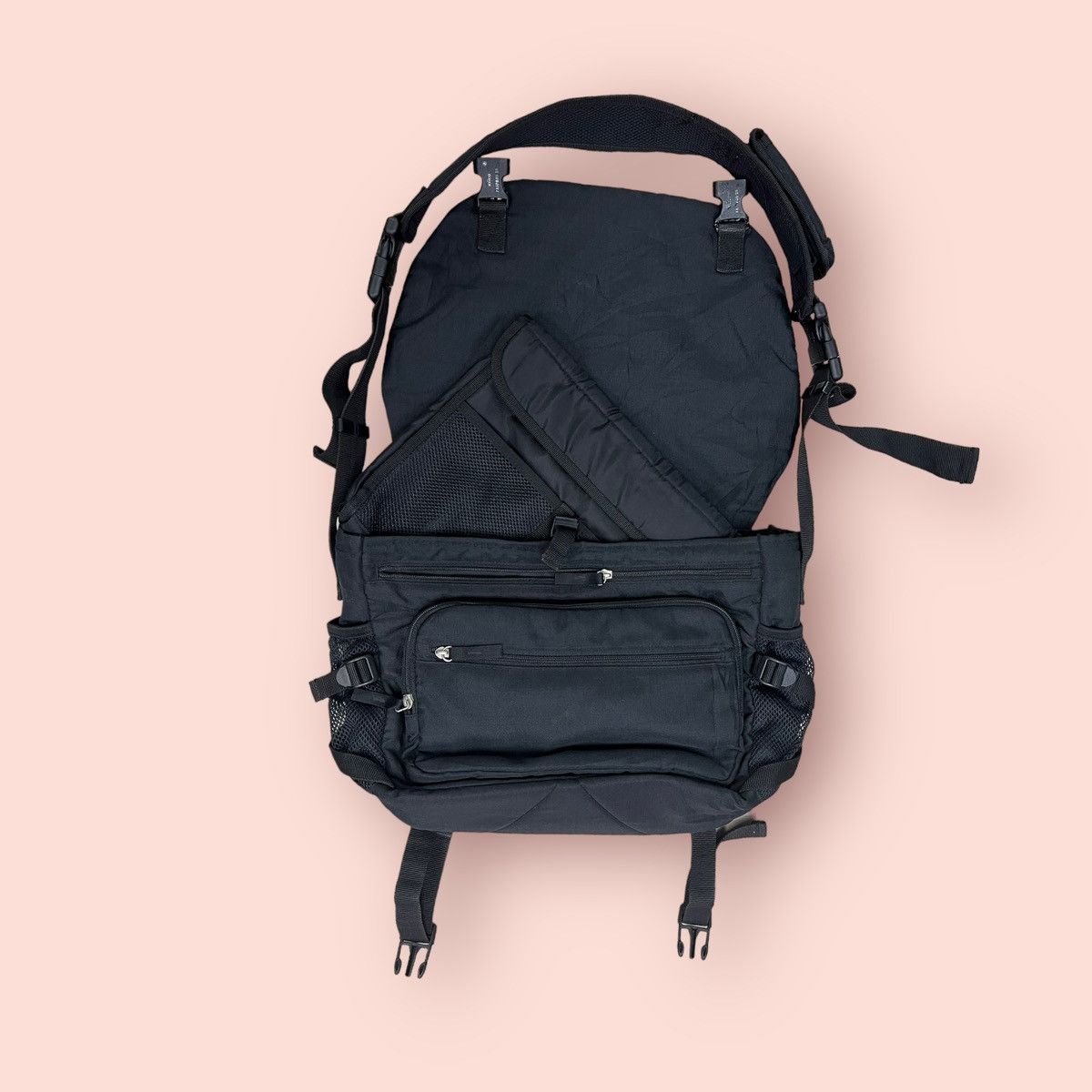 Japanese Brand VINTAGE Y2K UNIQLO JUN TAKAHASHI CROSSBODY MESSENGER BAG Size ONE SIZE - 5 Thumbnail