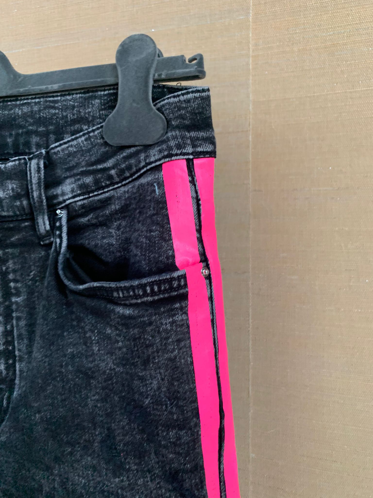 Amiri o1rshd1 Broken Track Jeans in Vintage Black x Neon Pink Size US 30 / EU 46 - 5 Thumbnail