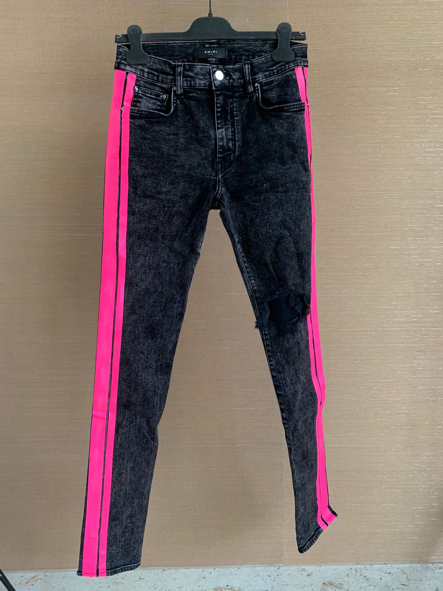 Amiri o1rshd1 Broken Track Jeans in Vintage Black x Neon Pink Size US 30 / EU 46 - 2 Thumbnail