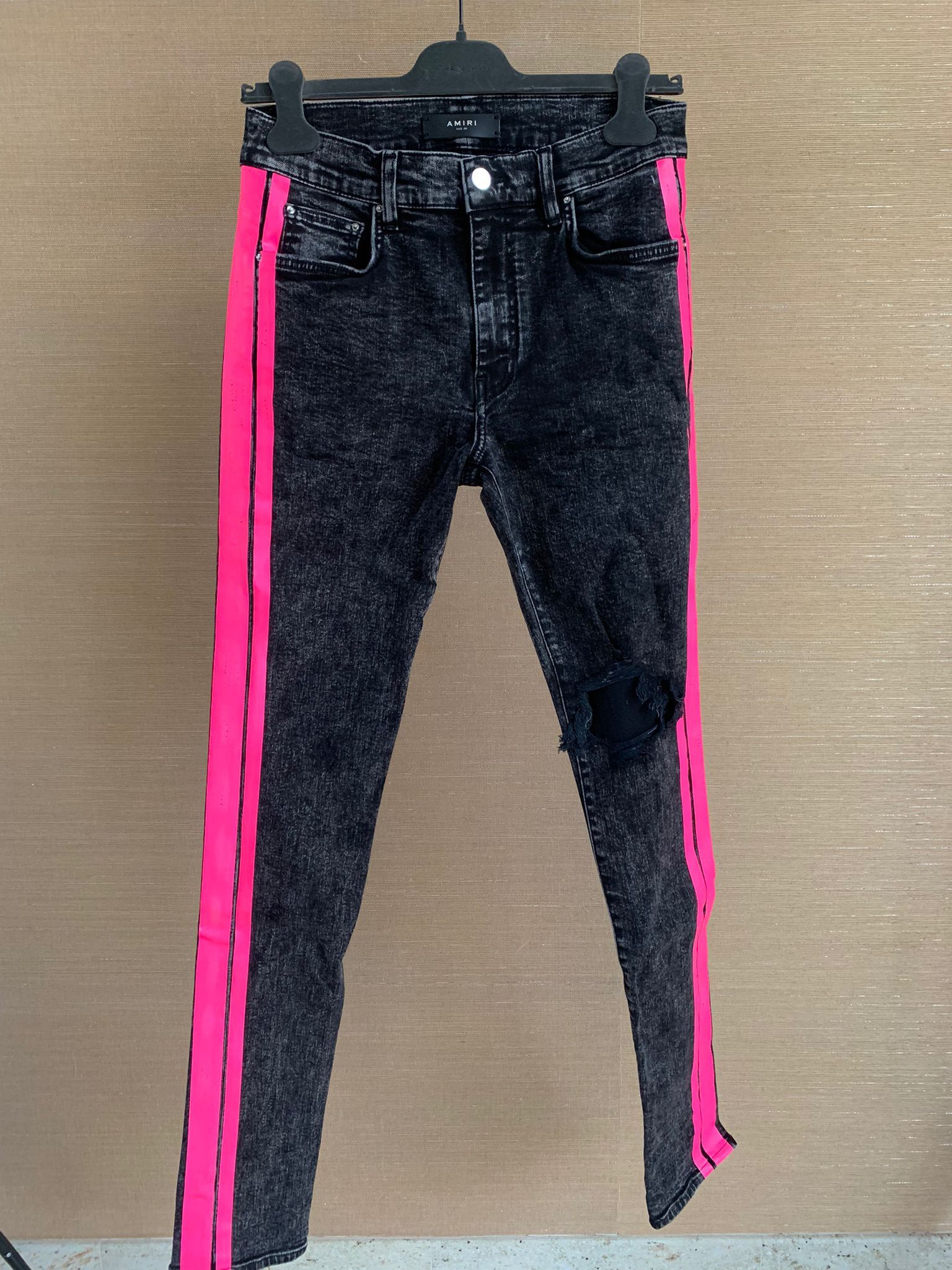 Amiri o1rshd1 Broken Track Jeans in Vintage Black x Neon Pink Size US 30 / EU 46 - 1 Thumbnail