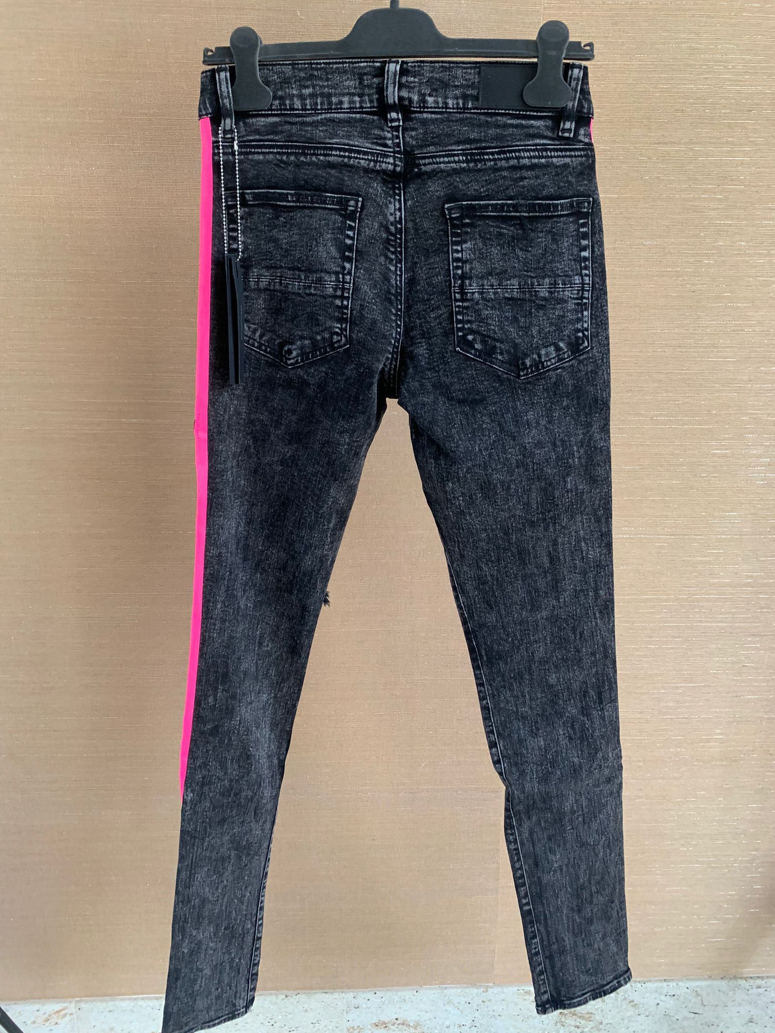 Amiri o1rshd1 Broken Track Jeans in Vintage Black x Neon Pink Size US 30 / EU 46 - 9 Thumbnail