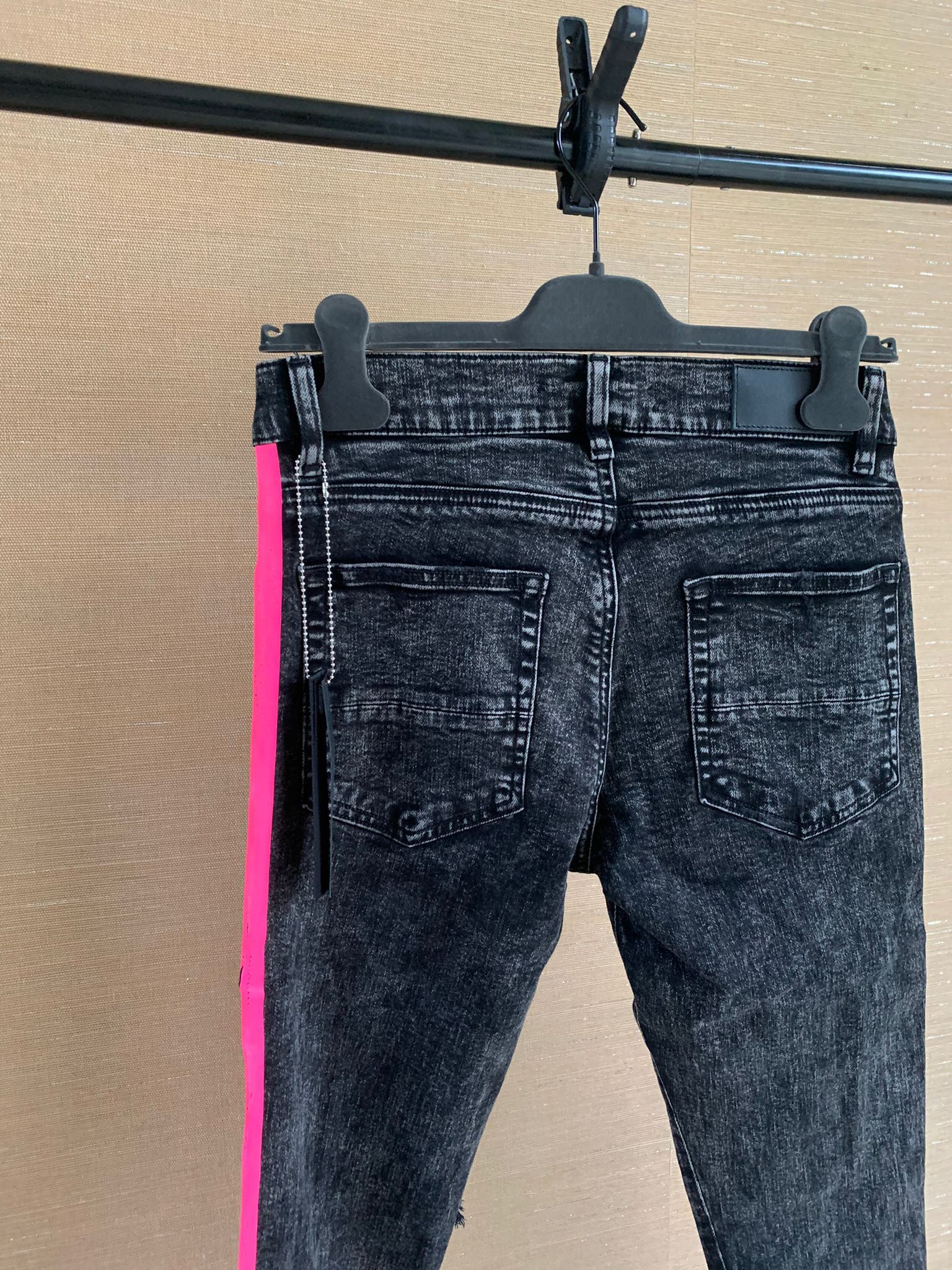 Amiri o1rshd1 Broken Track Jeans in Vintage Black x Neon Pink Size US 30 / EU 46 - 12 Thumbnail