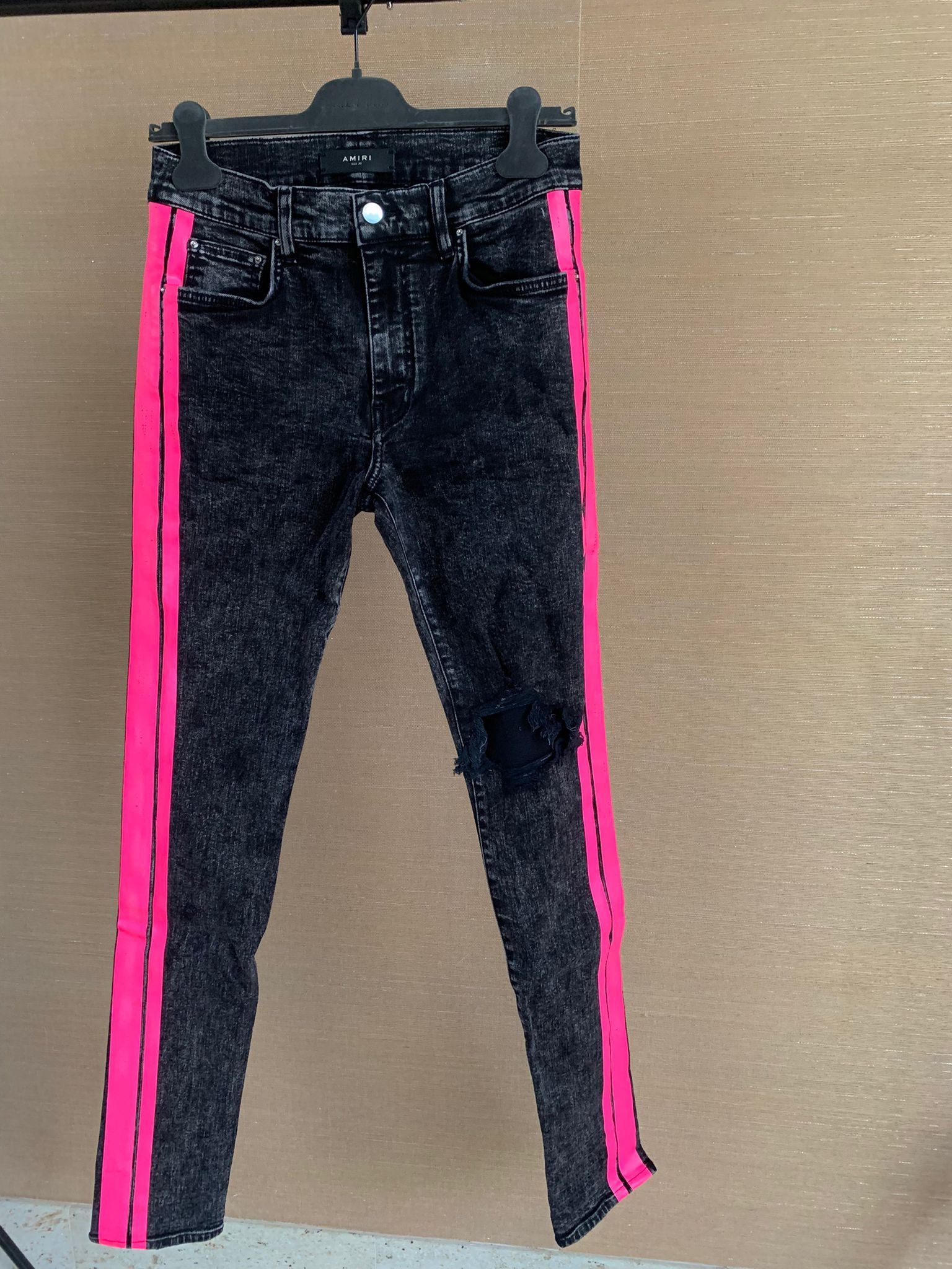 Amiri o1rshd1 Broken Track Jeans in Vintage Black x Neon Pink Size US 30 / EU 46 - 10 Thumbnail