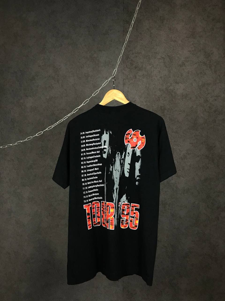 Band Tees Pink Floyd 1995 vintage rock band overprinted tour tee Size US L / EU 52-54 / 3 - 4 Thumbnail