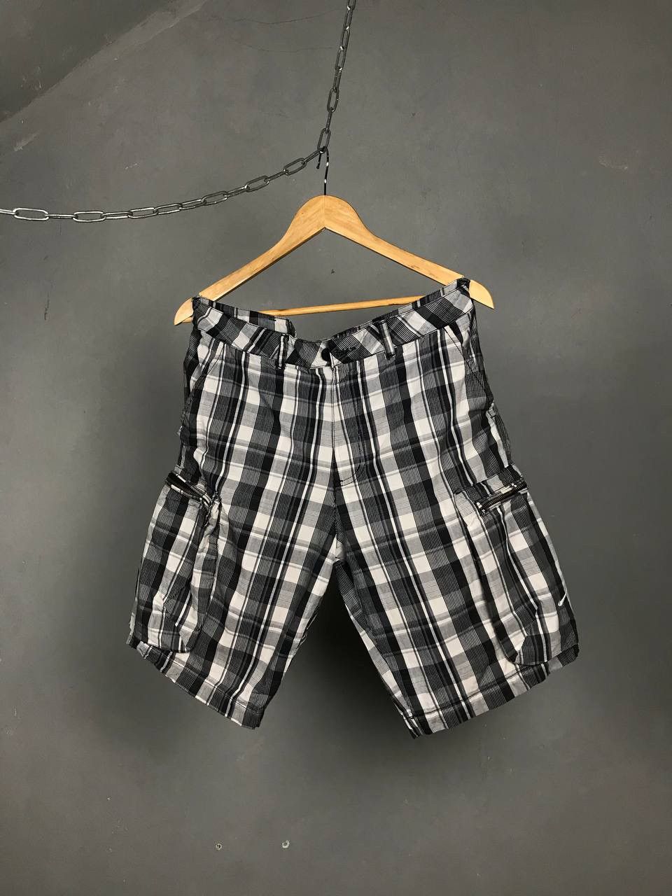 Nike × Vintage Nike swoosh streetwear vintage cargo shorts Size US 32 / EU 48 - 1 Thumbnail