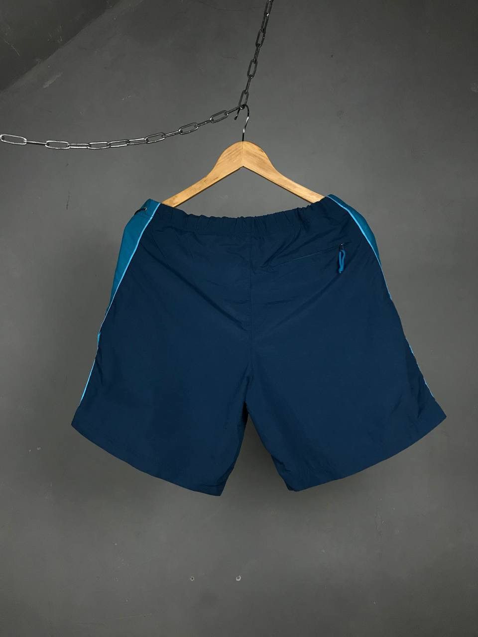 Vintage Nike swoosh streetwear vintage shorts Size US 32 / EU 48 - 5 Thumbnail