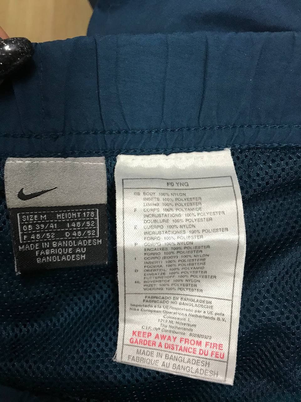 Vintage Nike swoosh streetwear vintage shorts Size US 32 / EU 48 - 3 Thumbnail