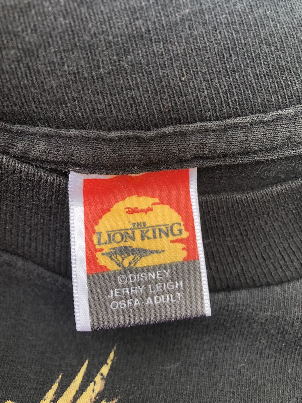 Disney × Fruit Of The Loom × Vintage Vintage Disney THE LION KING movie overprint Size US L / EU 52-54 / 3 - 4 Thumbnail