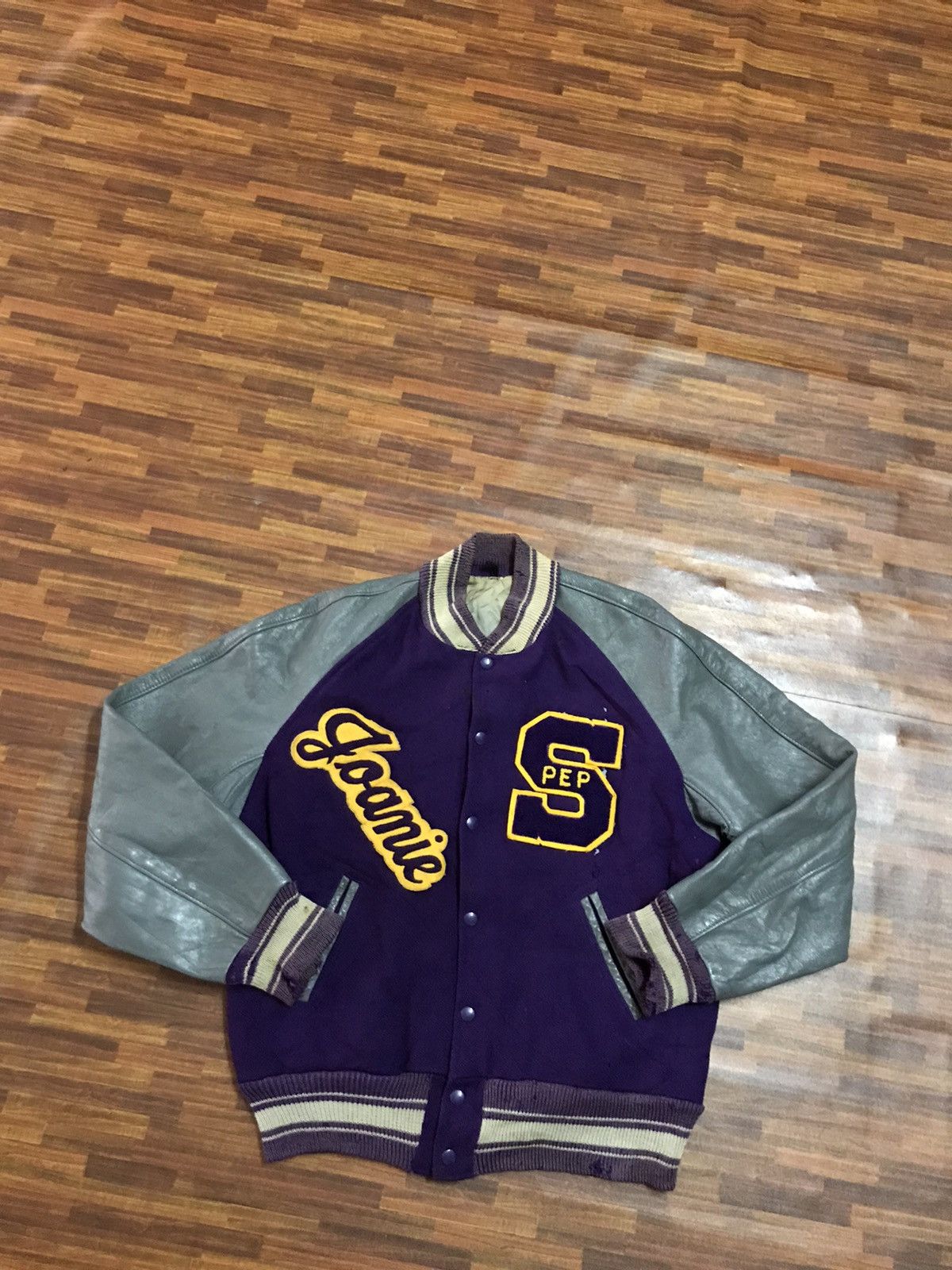 Vintage Vintage 70s wool distressed varsity jacket leather sleeve Size US M / EU 48-50 / 2 - 8 Thumbnail