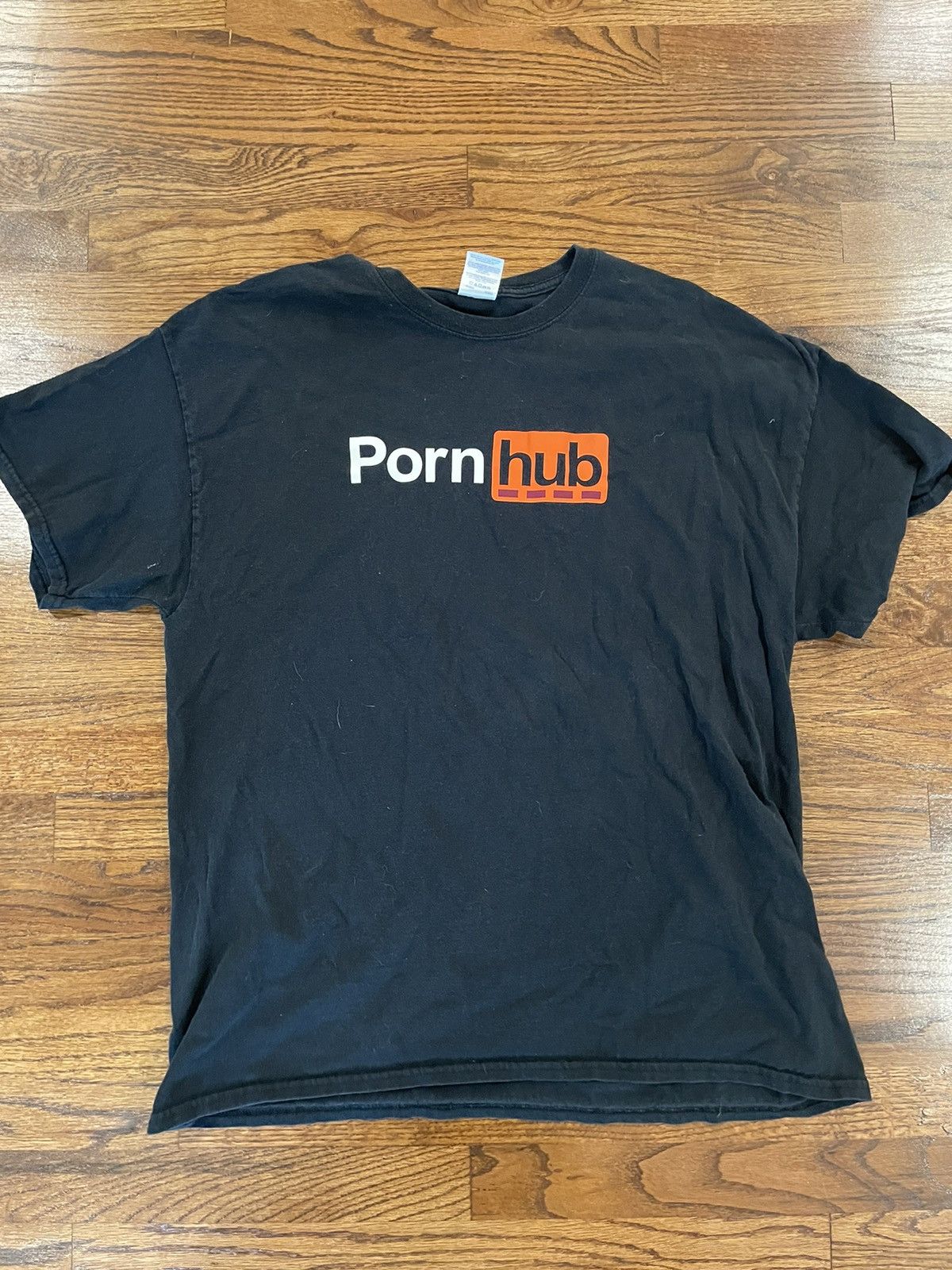 Gildan Pornhub Gildan T-Shirt - Size XL | Grailed