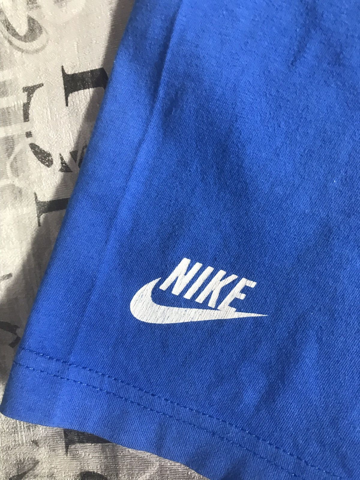 Vintage Vintage Nike air max t-shirt Size US L / EU 52-54 / 3 - 6 Thumbnail