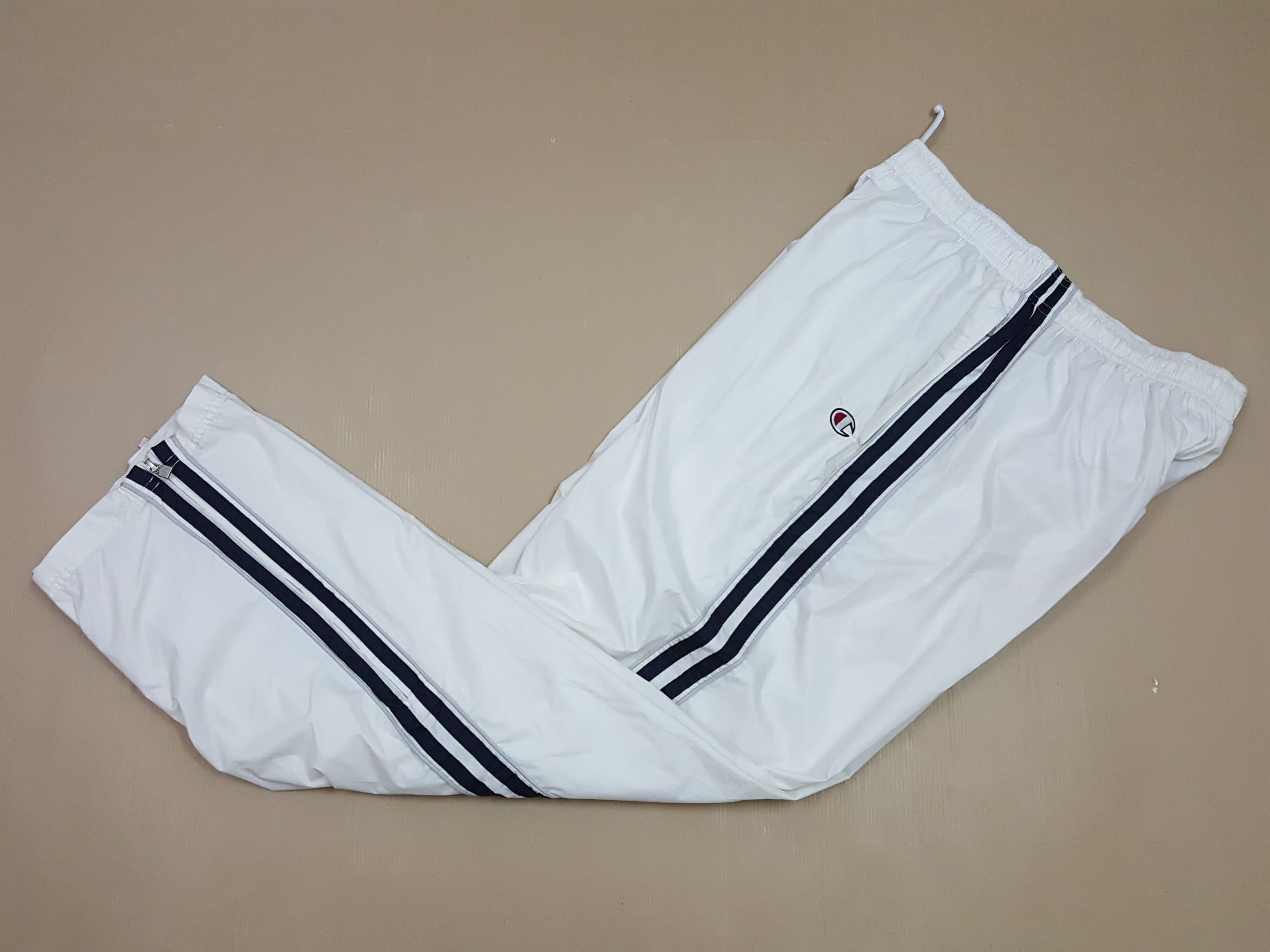 Champion × Vintage Vintage 90's Champion white colour nice design sweatpants Size US 32 / EU 48 - 2 Thumbnail