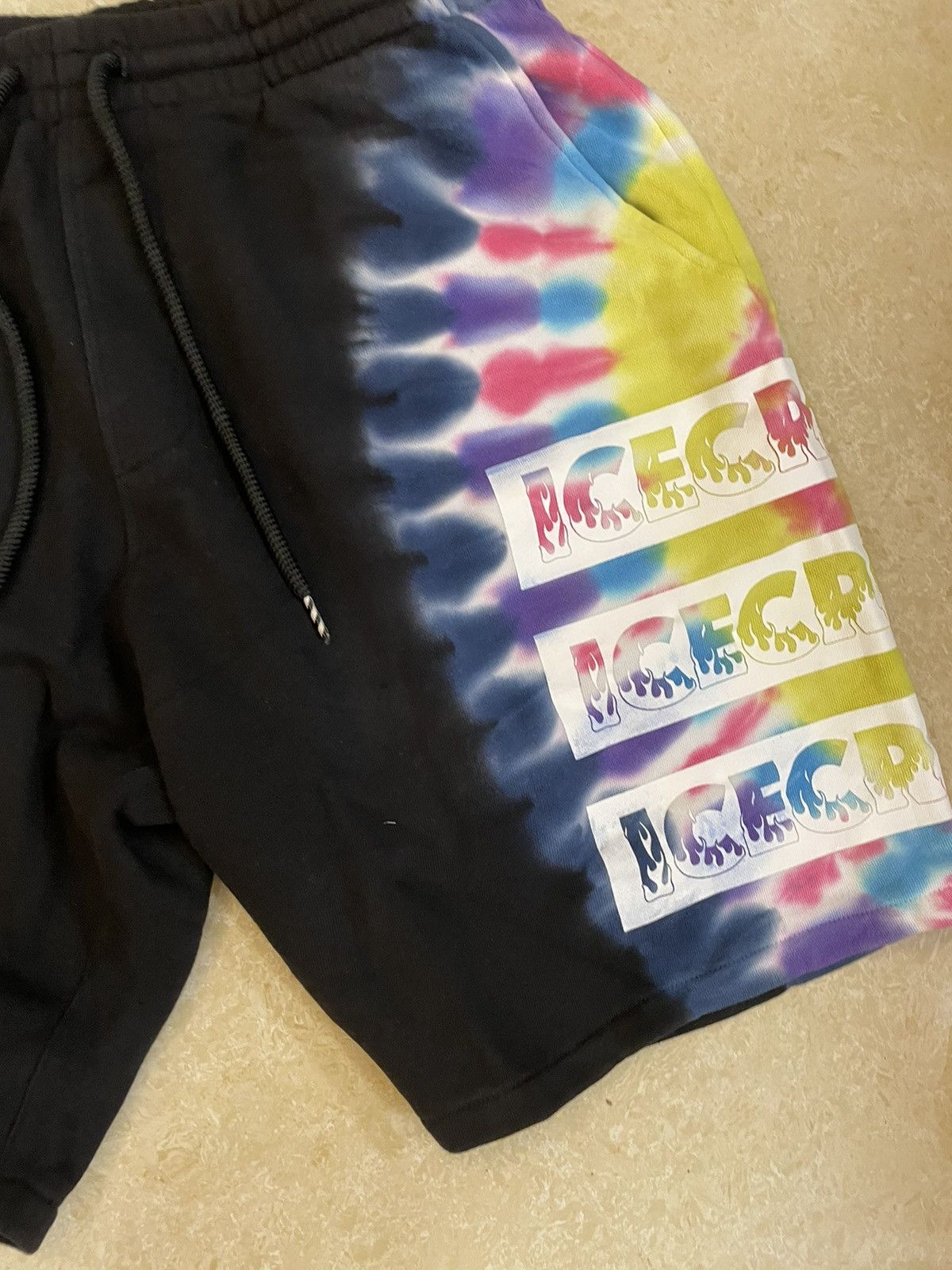Icecream UNWORN* Icecream flame logo tie dye sweat shorts Size US 34 / EU 50 - 4 Thumbnail