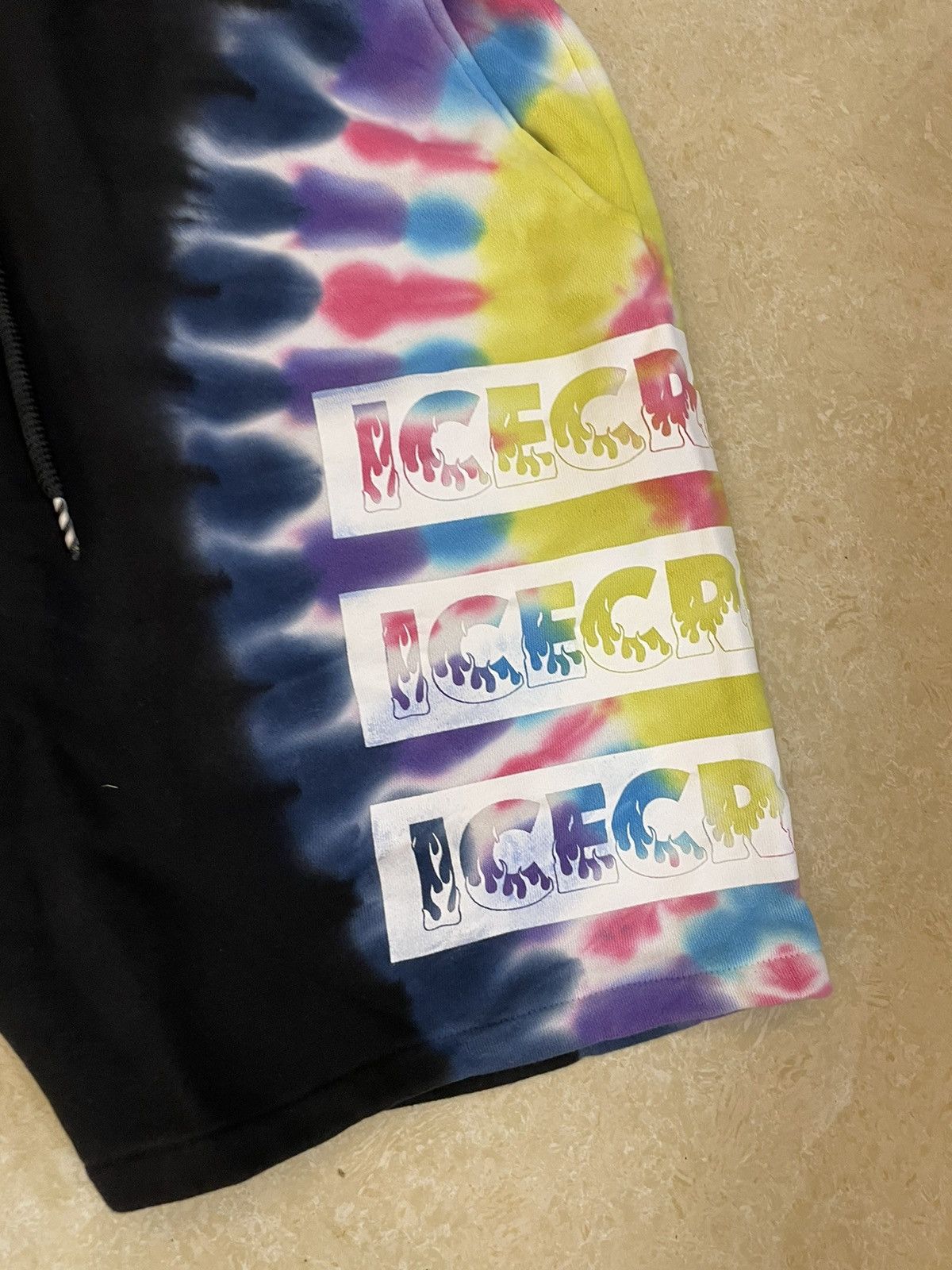 Icecream UNWORN* Icecream flame logo tie dye sweat shorts Size US 34 / EU 50 - 2 Thumbnail