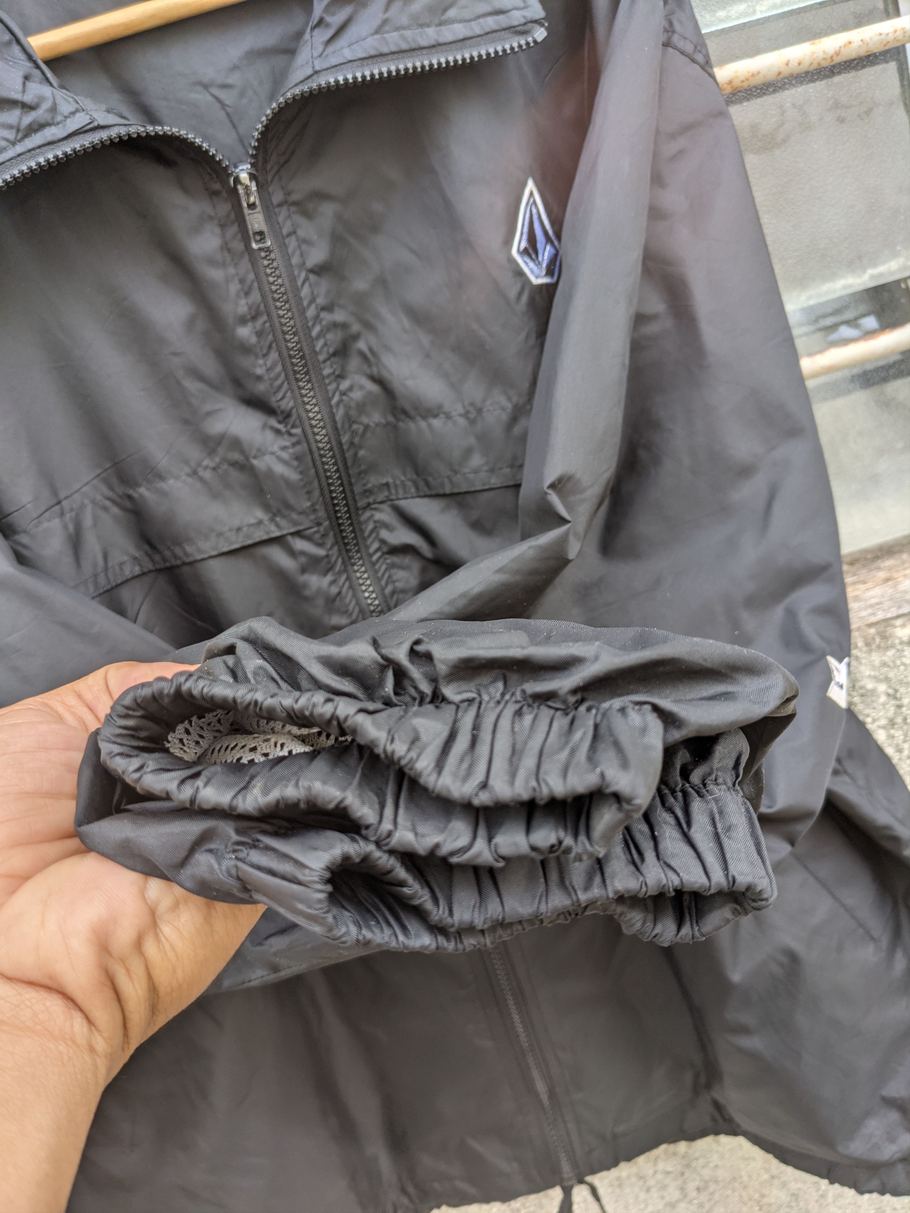 Volcom ⚡️Steals⚡️ Volcom Embroidery Spellout Jacket Size US L / EU 52-54 / 3 - 7 Thumbnail