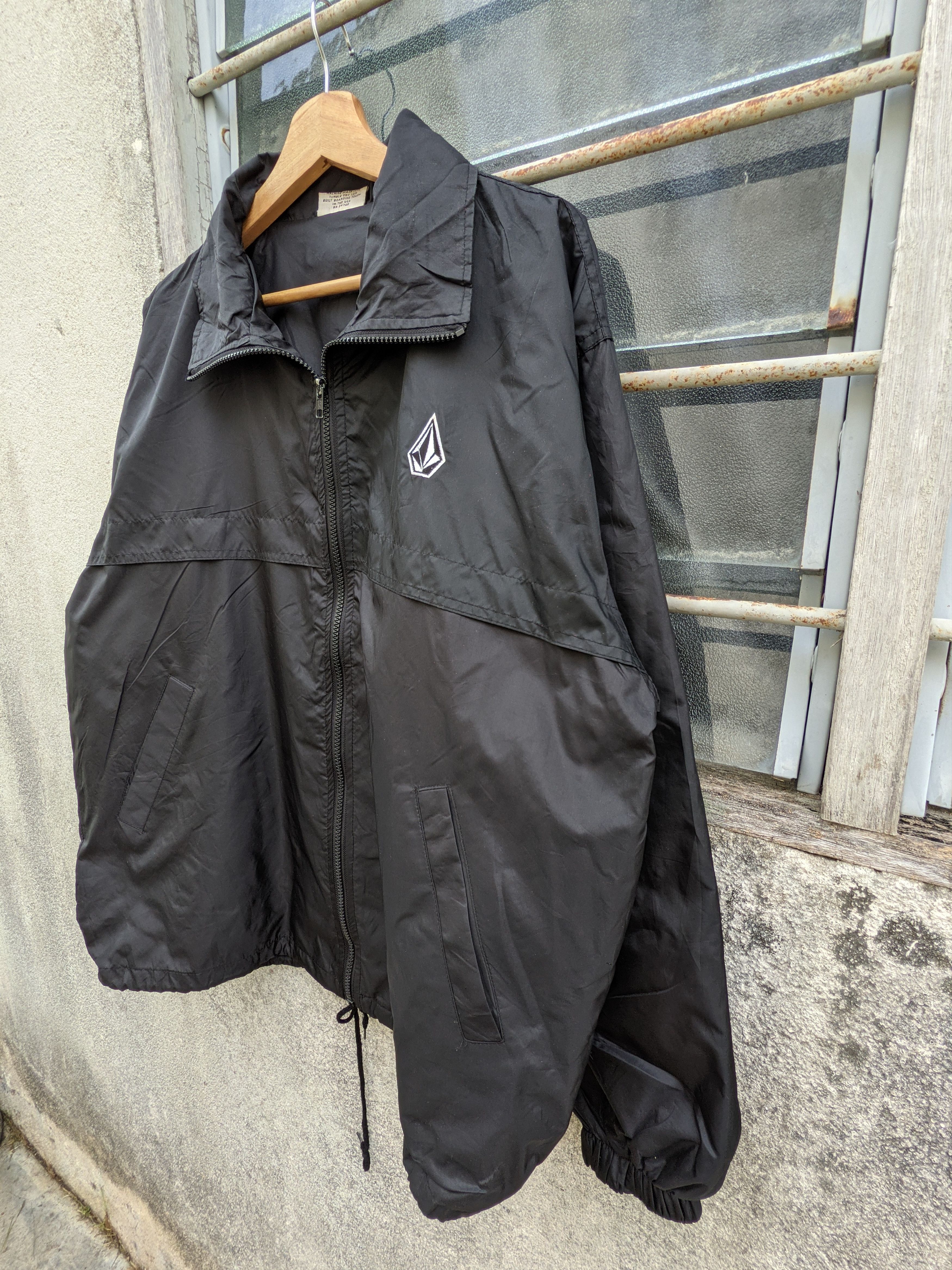 Volcom ⚡️Steals⚡️ Volcom Embroidery Spellout Jacket Size US L / EU 52-54 / 3 - 4 Thumbnail