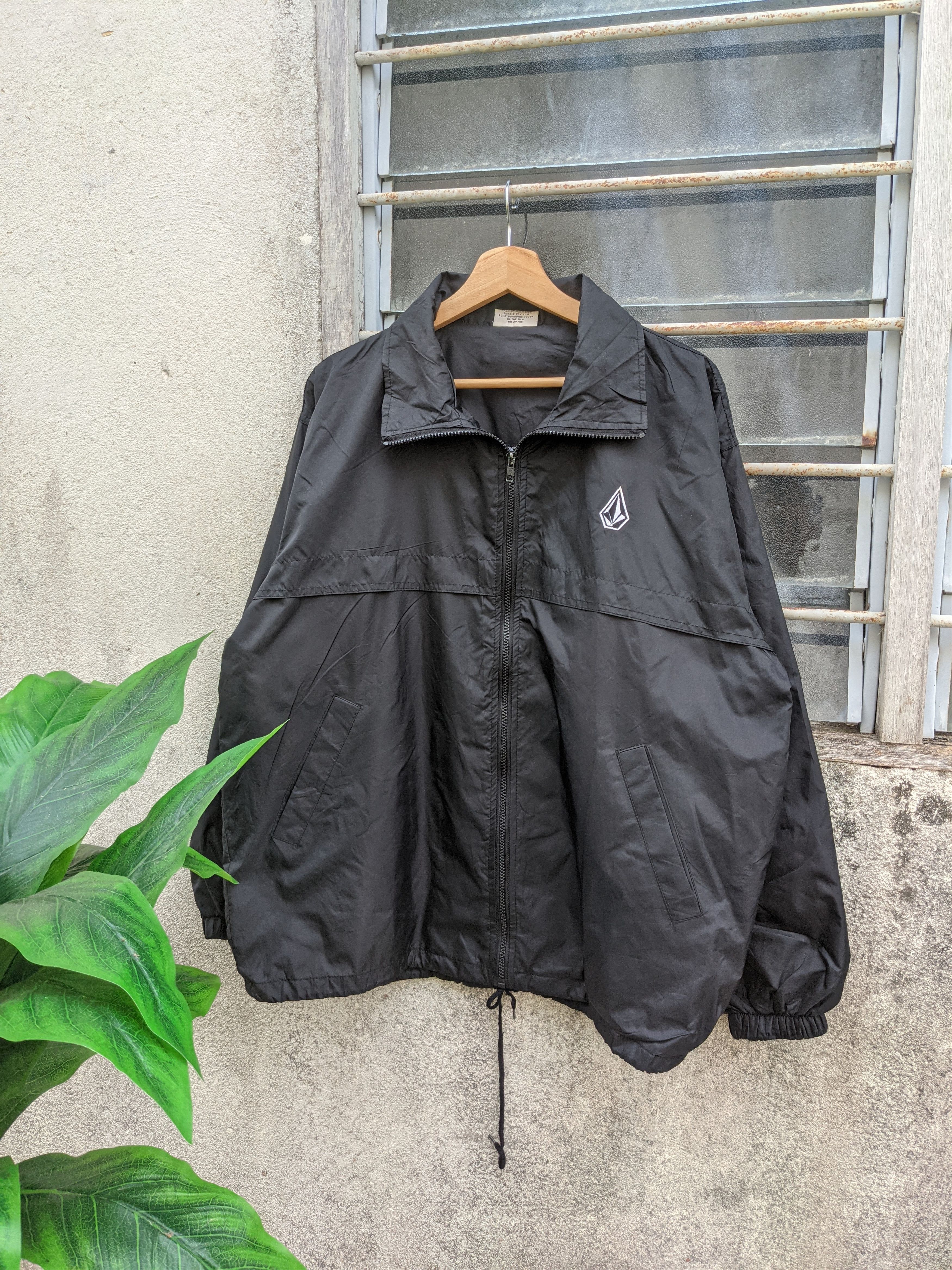 Volcom ⚡️Steals⚡️ Volcom Embroidery Spellout Jacket Size US L / EU 52-54 / 3 - 2 Thumbnail