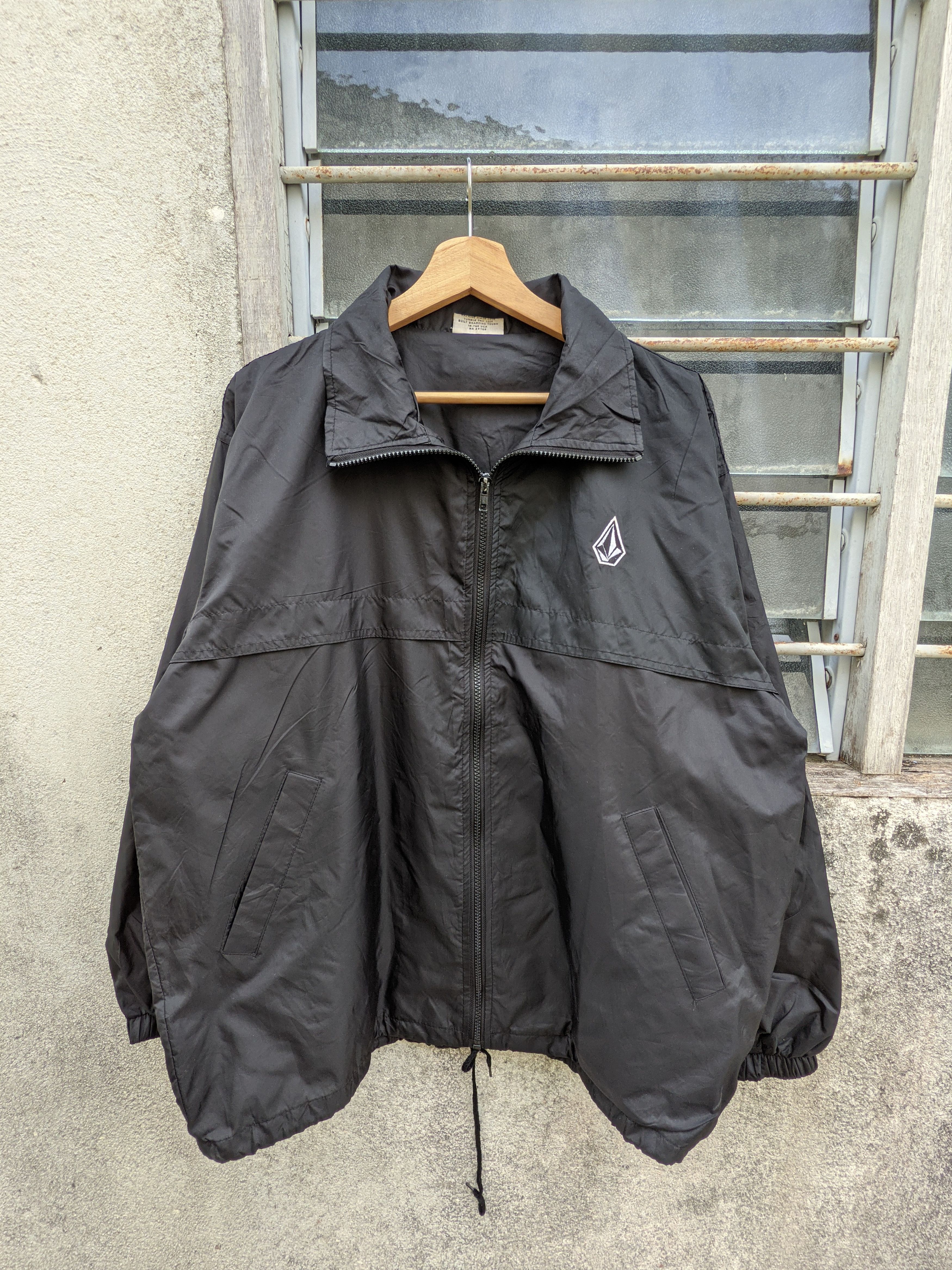 Volcom ⚡️Steals⚡️ Volcom Embroidery Spellout Jacket Size US L / EU 52-54 / 3 - 5 Thumbnail