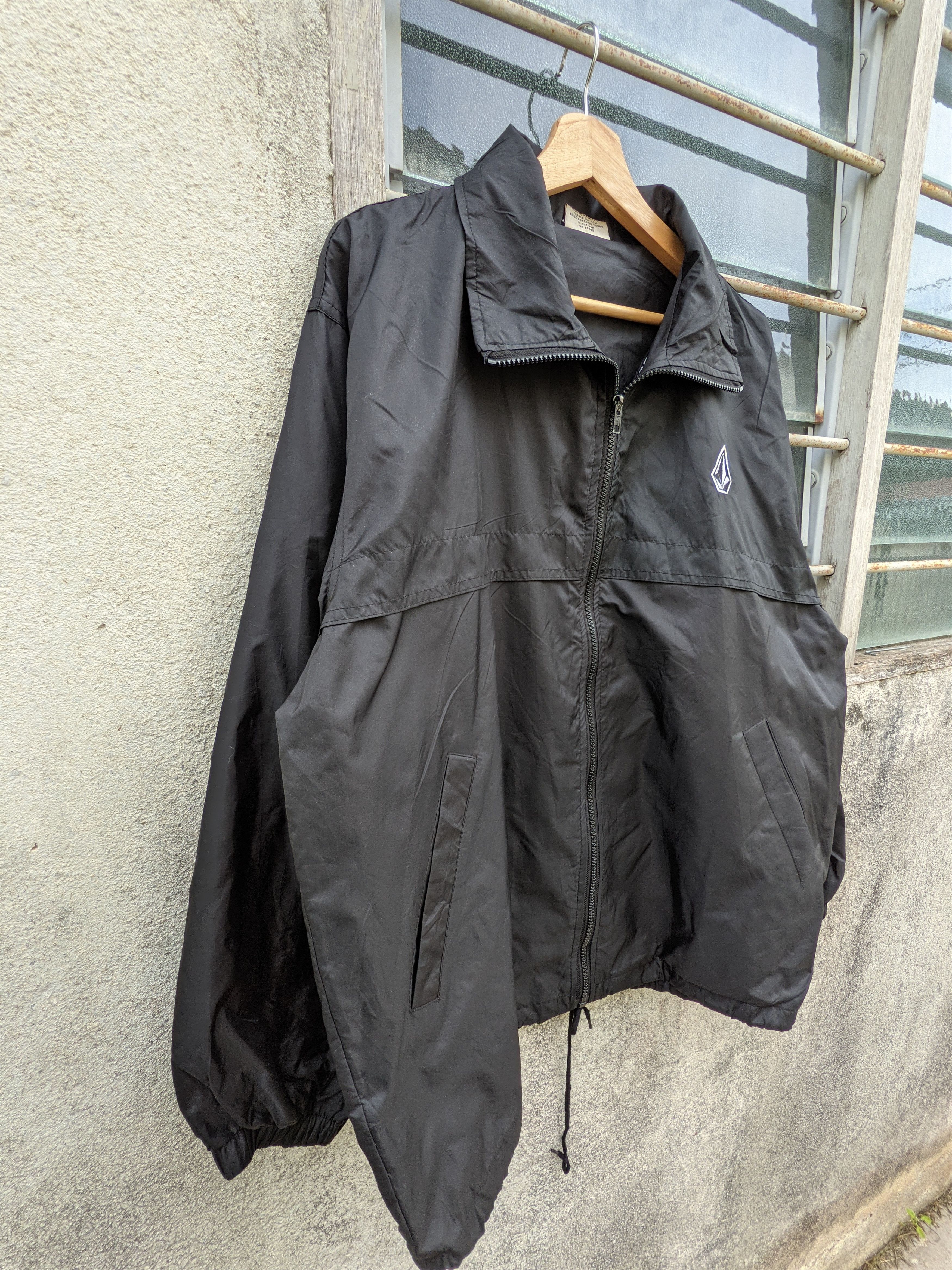 Volcom ⚡️Steals⚡️ Volcom Embroidery Spellout Jacket Size US L / EU 52-54 / 3 - 3 Thumbnail