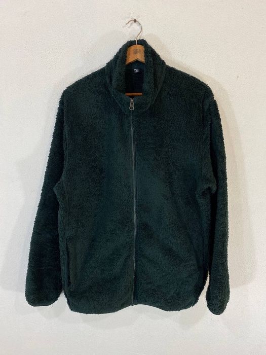 Uniqlo black best sale fleece jacket