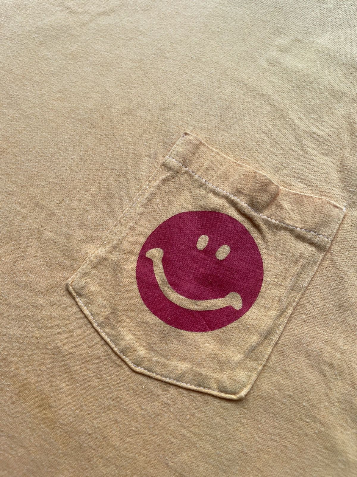 Hanes Vintage Smiley Face Love & Peace Tshirt Size US M / EU 48-50 / 2 - 14 Thumbnail