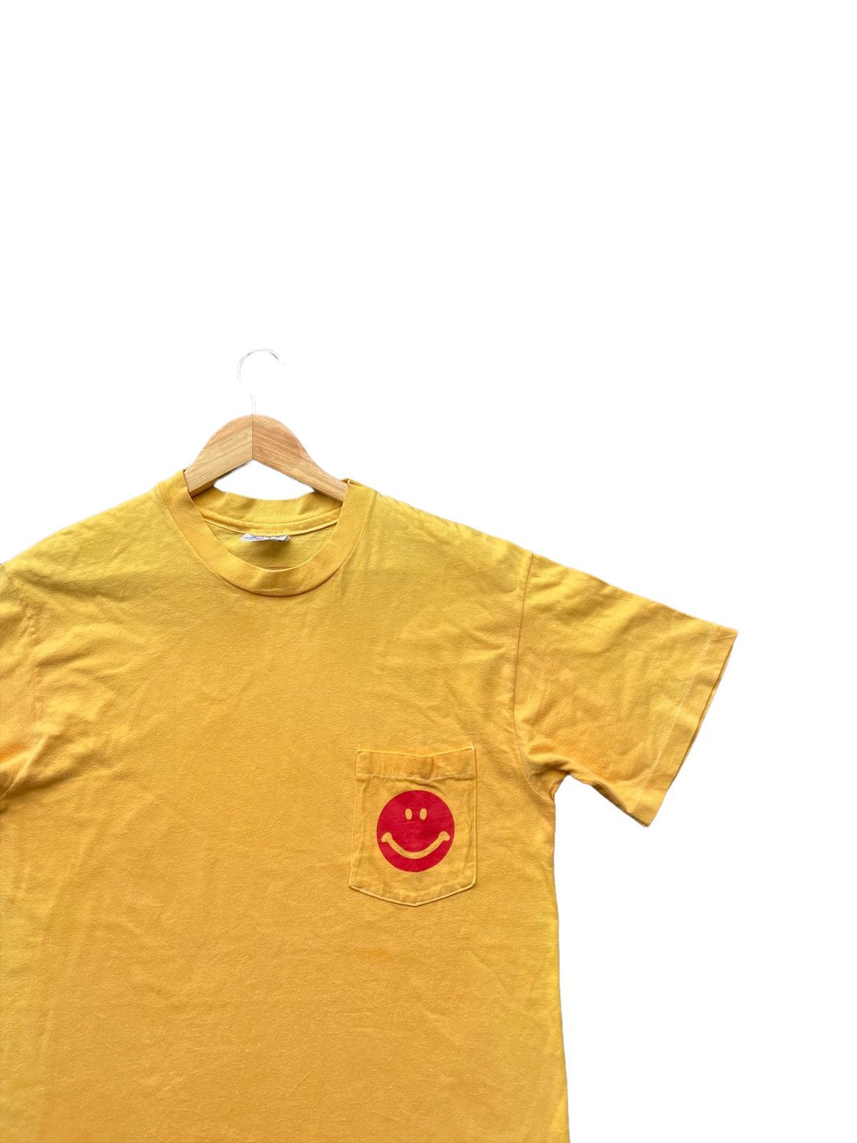 Hanes Vintage Smiley Face Love & Peace Tshirt Size US M / EU 48-50 / 2 - 6 Thumbnail