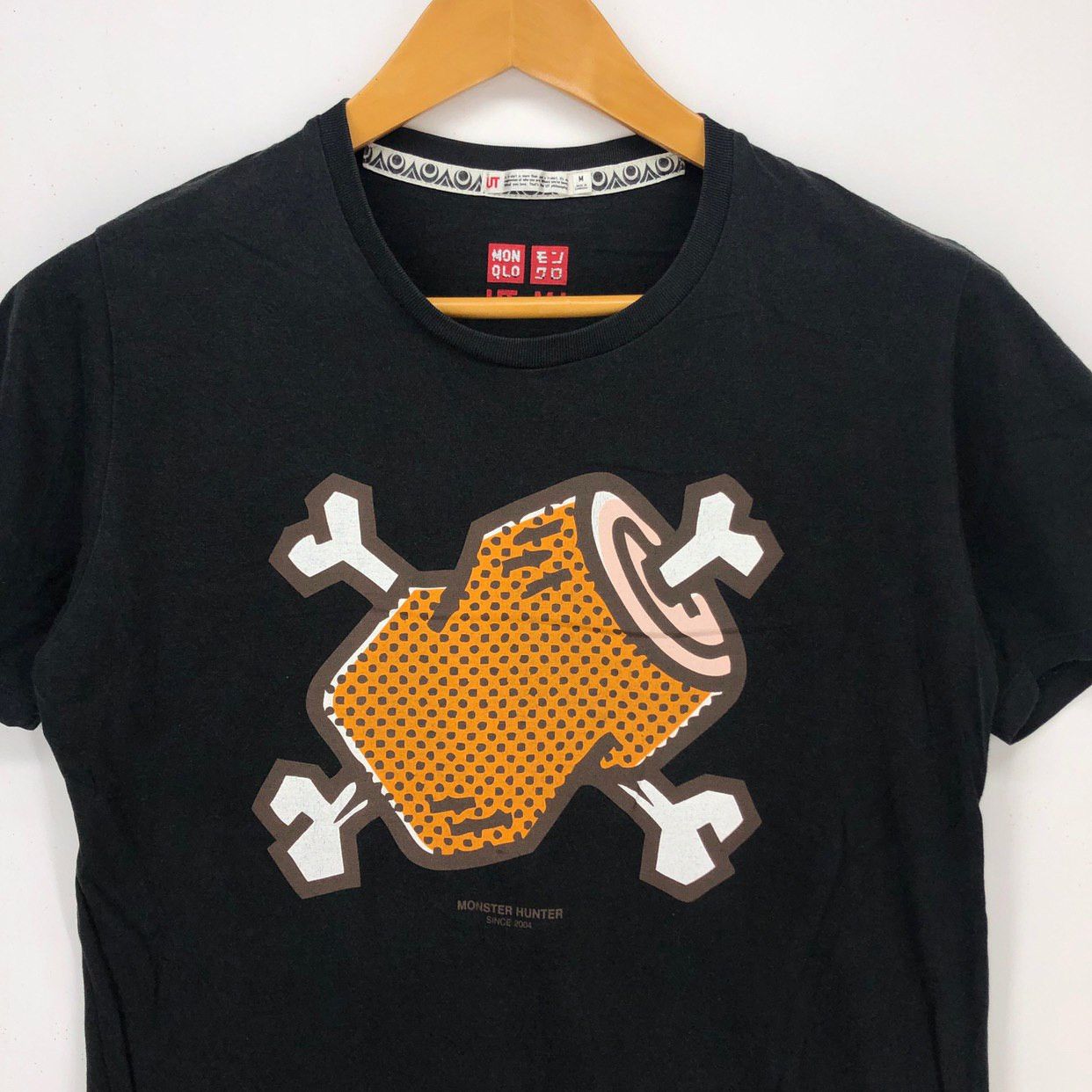 Uniqlo Uniqlo X Monster Hunter Raw Meat Big Logo Tees #1063-37 Size US M / EU 48-50 / 2 - 2 Thumbnail