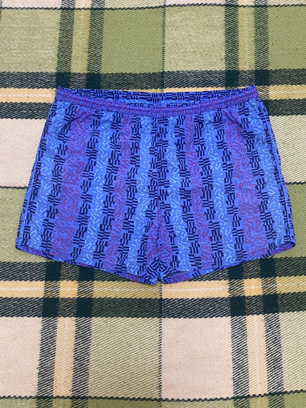Vintage Vintage 90s art shorts streetwear Hawaiian style size XXL Size US 38 / EU 54 - 1 Thumbnail