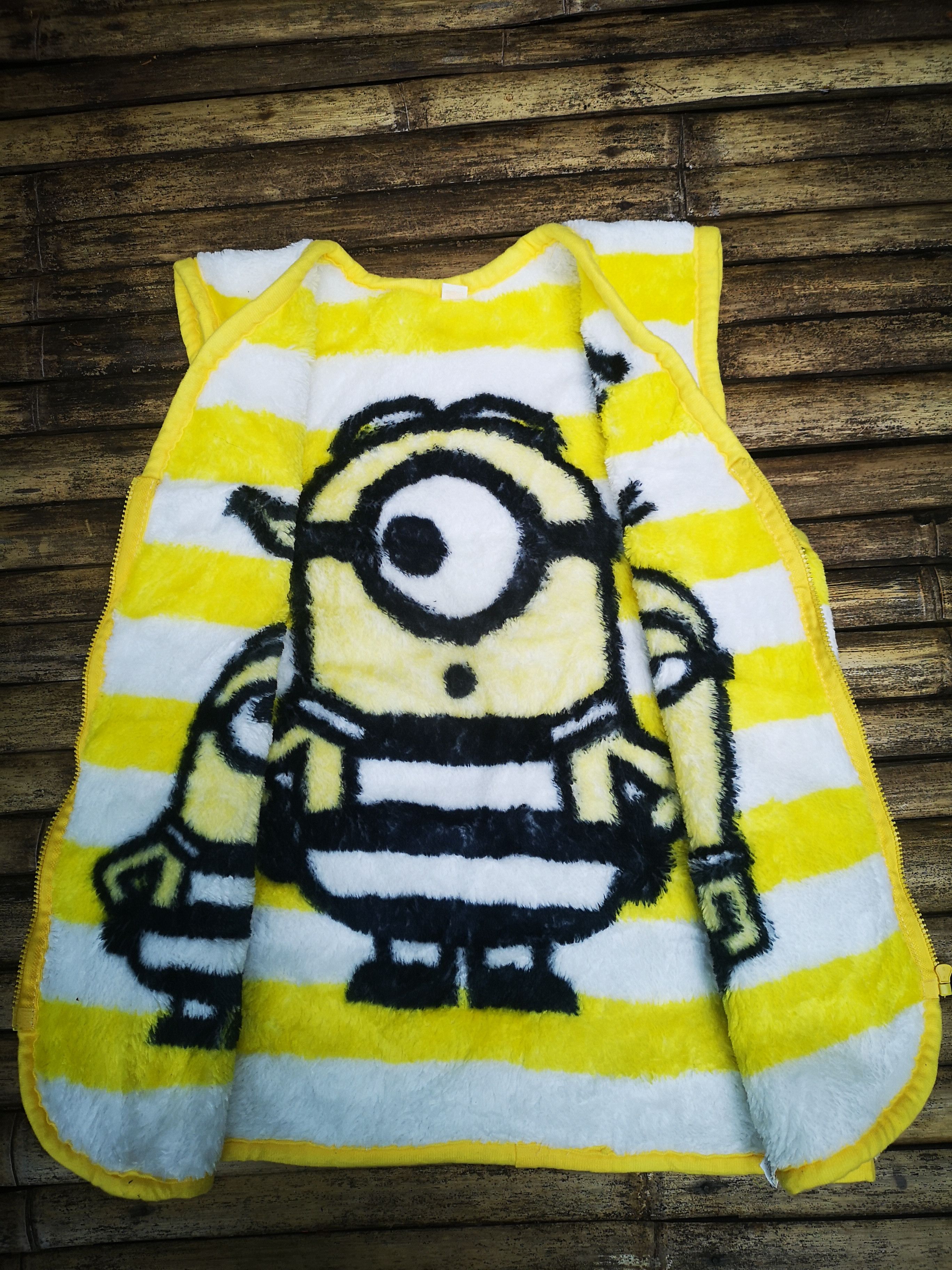 Anime × Cartoon Network × Japanese Brand Minion Vest 3 friend fleece Size US M / EU 48-50 / 2 - 5 Thumbnail