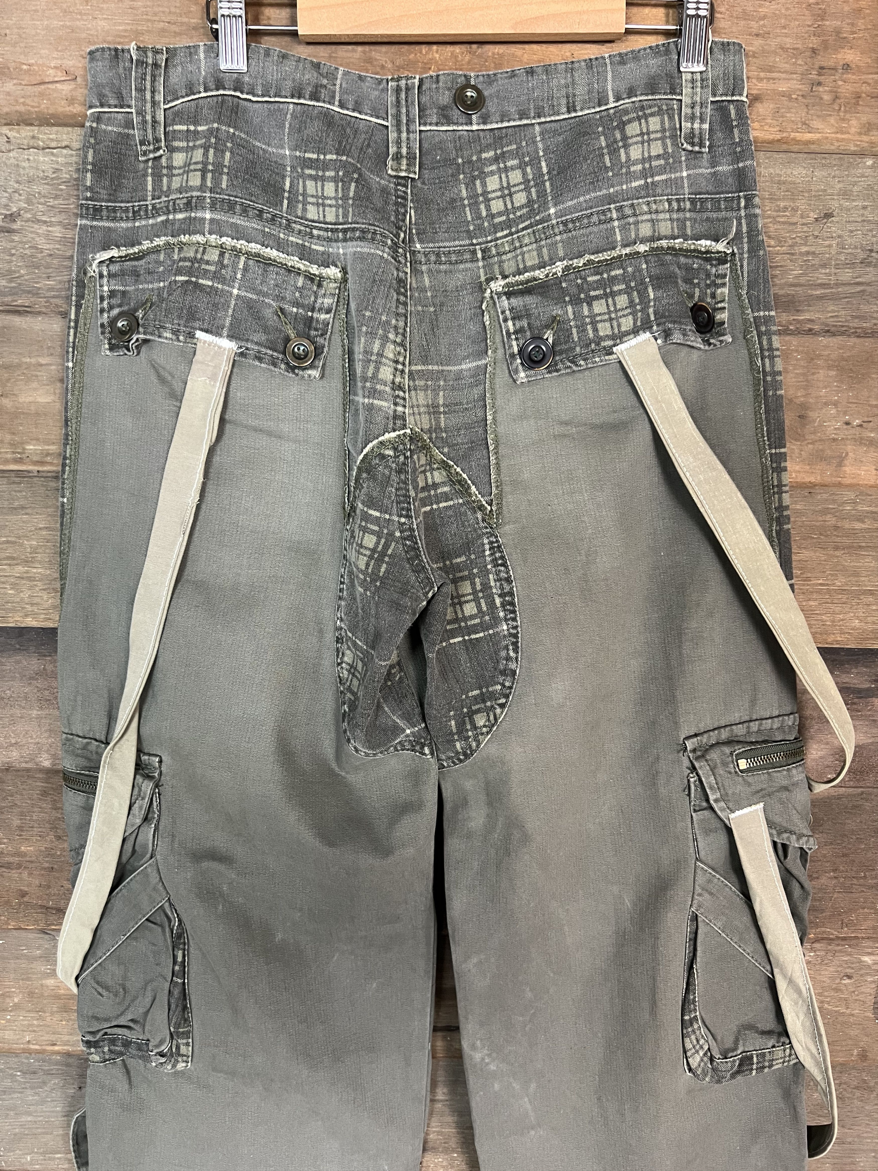 If Six Was Nine CARGO PANTS TECHNO MULTIPOCKET SEDITIONARIES STYLE TRAVIS Size US 31 - 11 Thumbnail