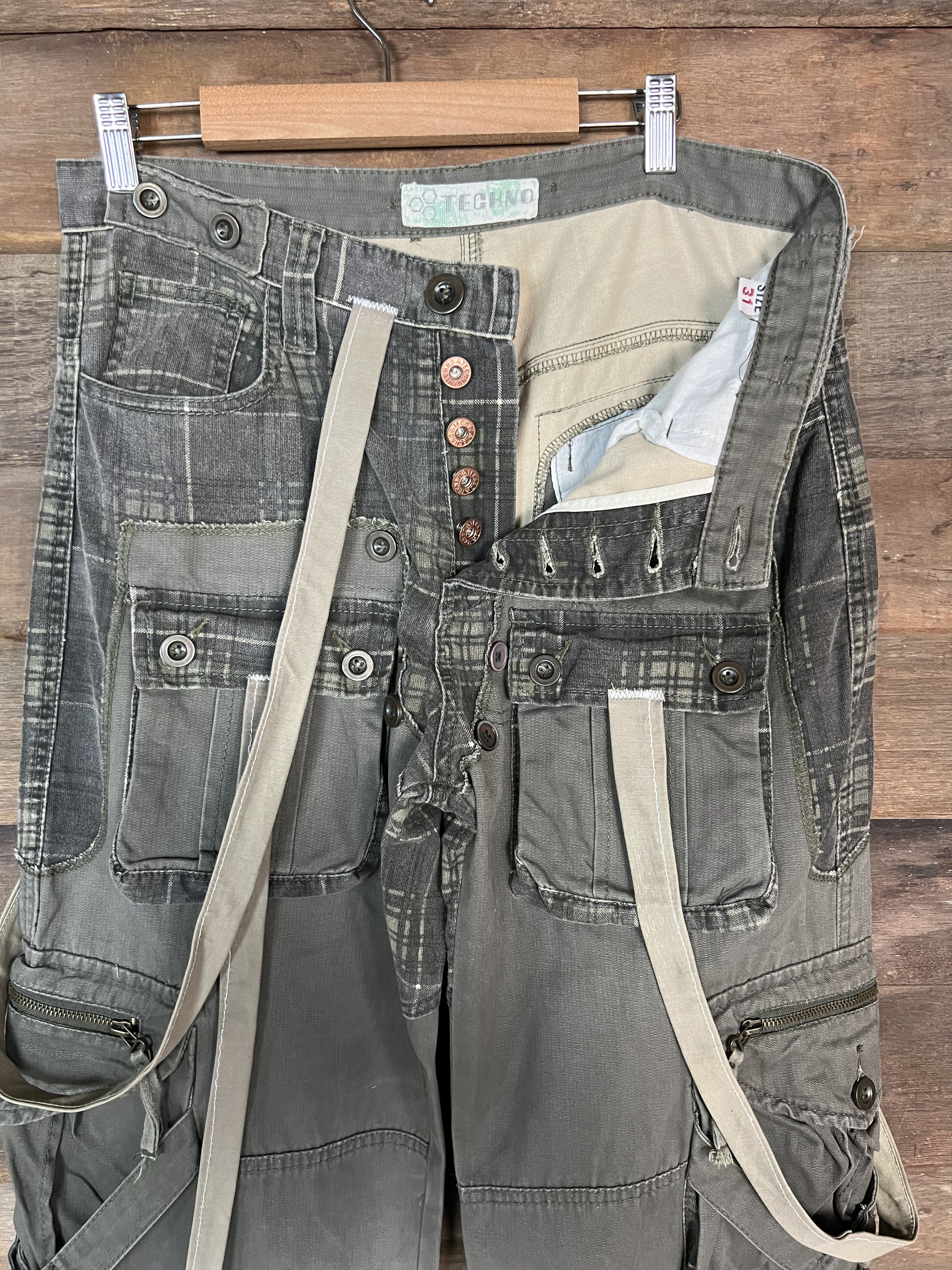 If Six Was Nine CARGO PANTS TECHNO MULTIPOCKET SEDITIONARIES STYLE TRAVIS Size US 31 - 8 Thumbnail
