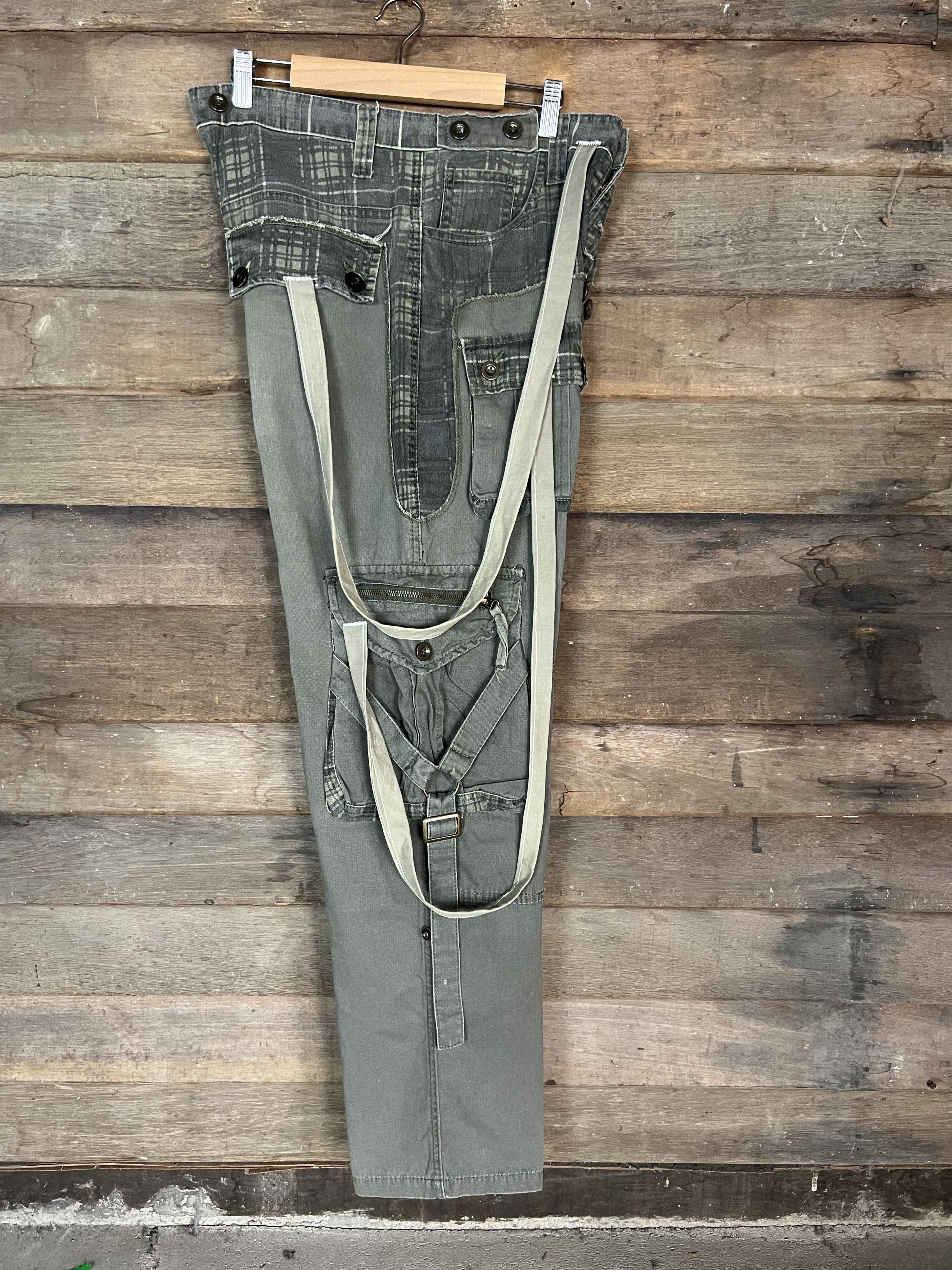 If Six Was Nine CARGO PANTS TECHNO MULTIPOCKET SEDITIONARIES STYLE TRAVIS Size US 31 - 12 Thumbnail