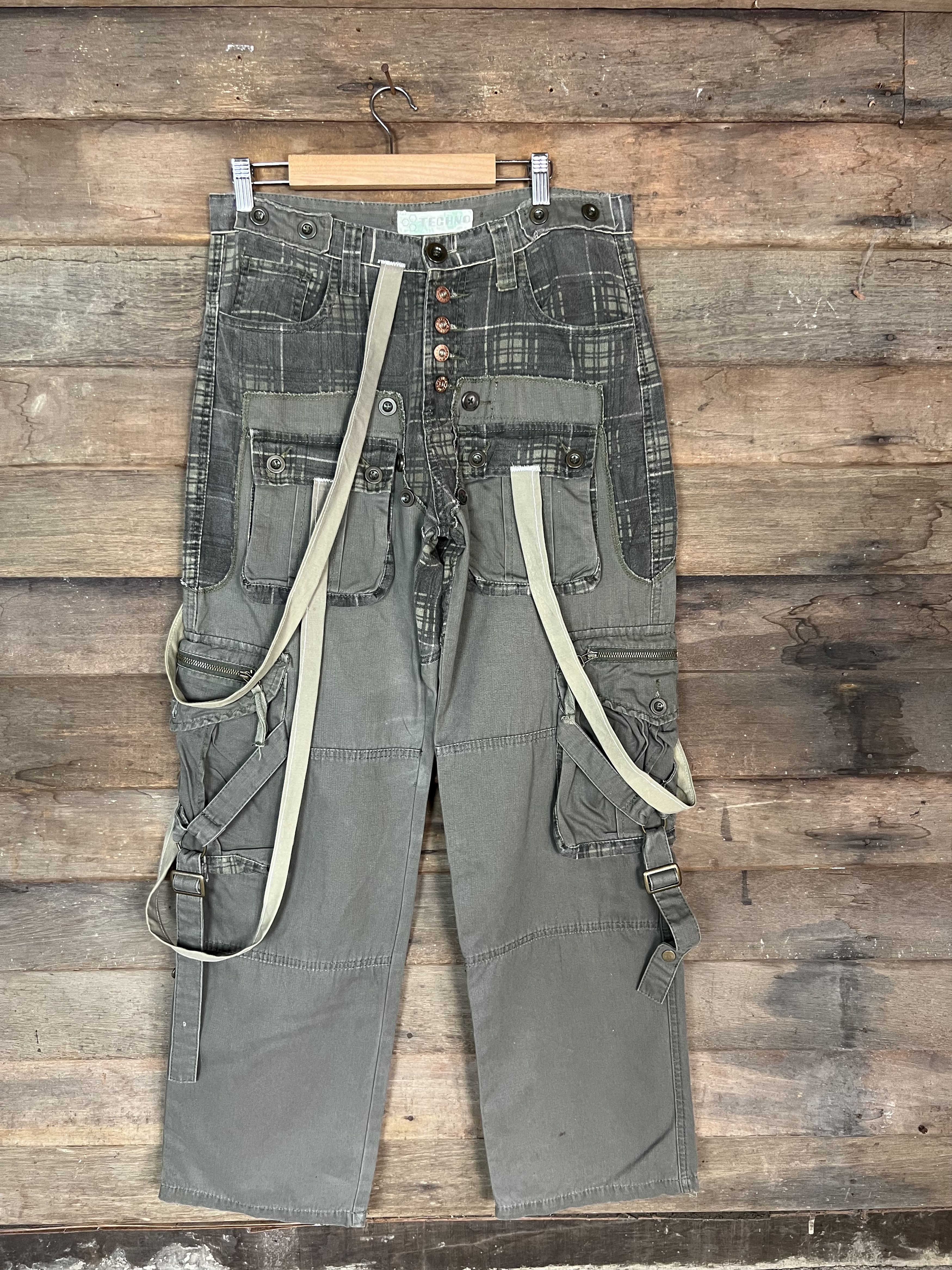 If Six Was Nine CARGO PANTS TECHNO MULTIPOCKET SEDITIONARIES STYLE TRAVIS Size US 31 - 2 Thumbnail