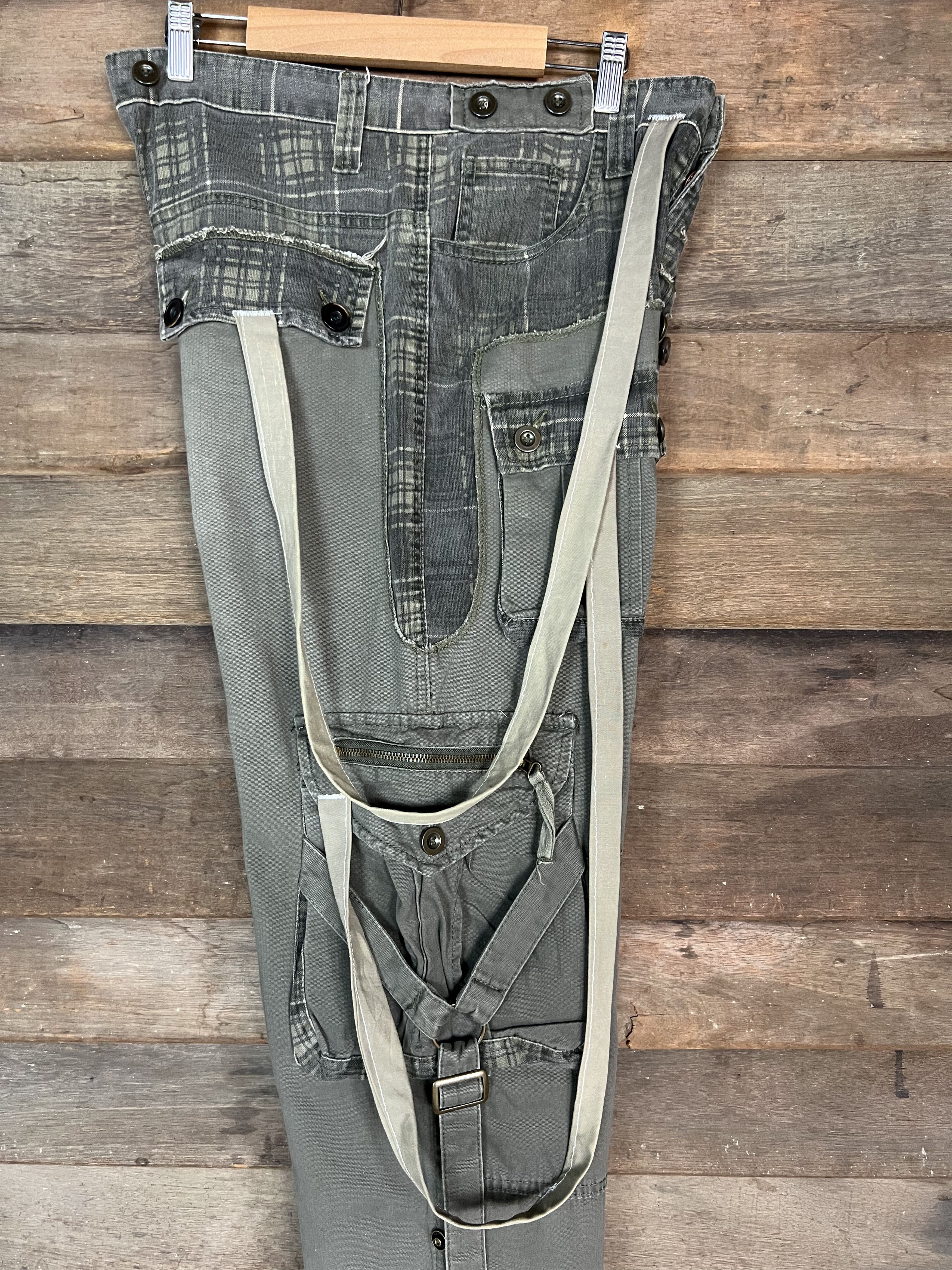 If Six Was Nine CARGO PANTS TECHNO MULTIPOCKET SEDITIONARIES STYLE TRAVIS Size US 31 - 13 Thumbnail