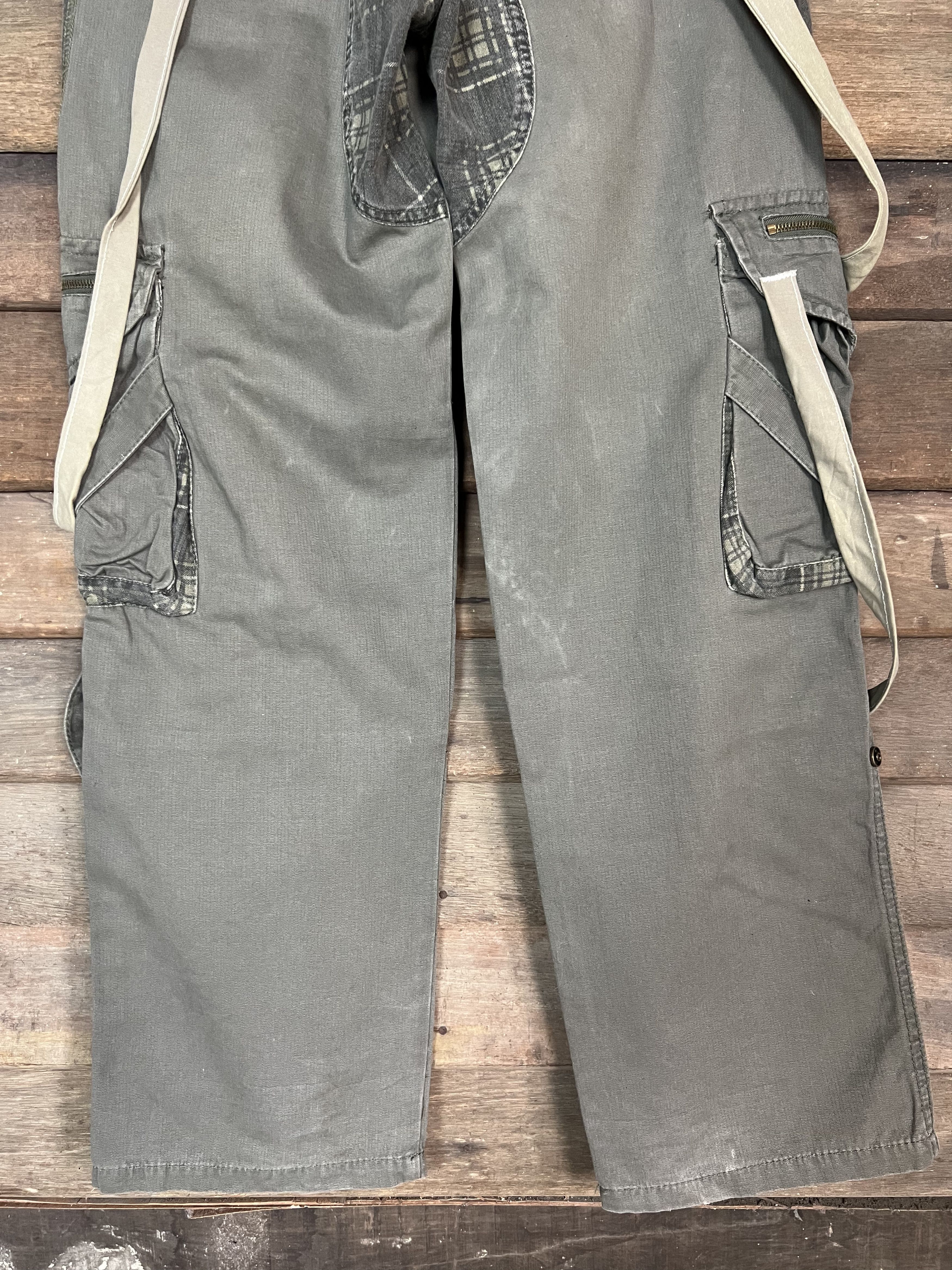 If Six Was Nine CARGO PANTS TECHNO MULTIPOCKET SEDITIONARIES STYLE TRAVIS Size US 31 - 19 Thumbnail