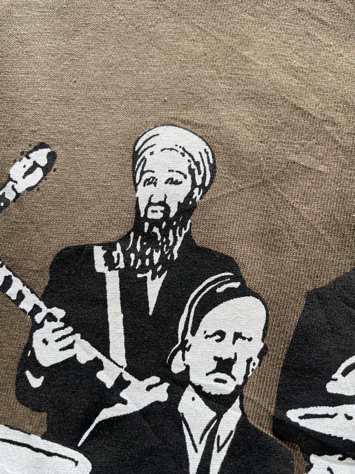 Band Tees × Vintage Vintage THE KILLERS Bin Laden Saddam Hussein Hitler Size US L / EU 52-54 / 3 - 5 Thumbnail
