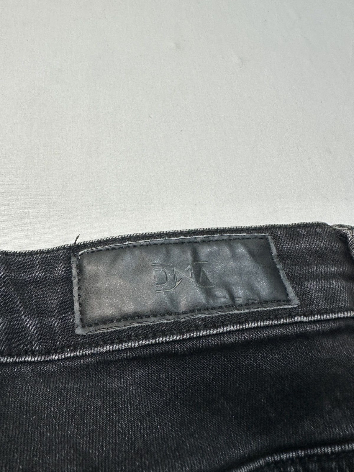 DNA DNA premium wear painting splattered denim jeans Size US 31 - 23 Thumbnail