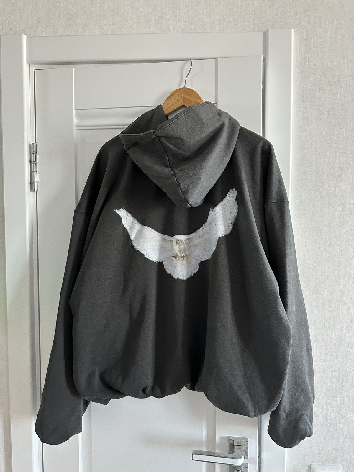 Gap × Kanye West YEEZY x GAP by BALENCIAGA Dove Hoodie Size US XL / EU 56 / 4 - 1 Thumbnail